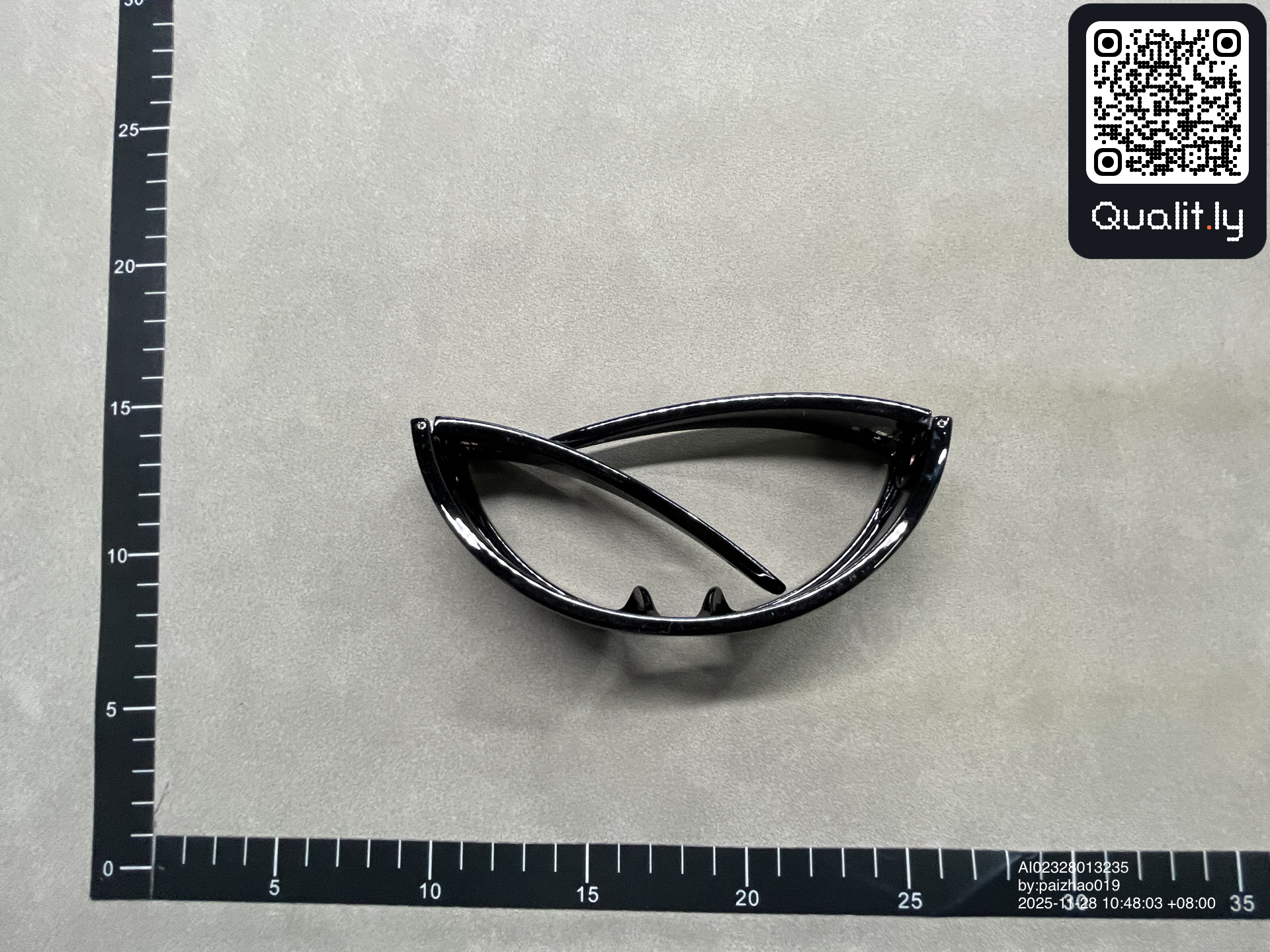 Sonnenbrille — QC-Foto 3 von 3