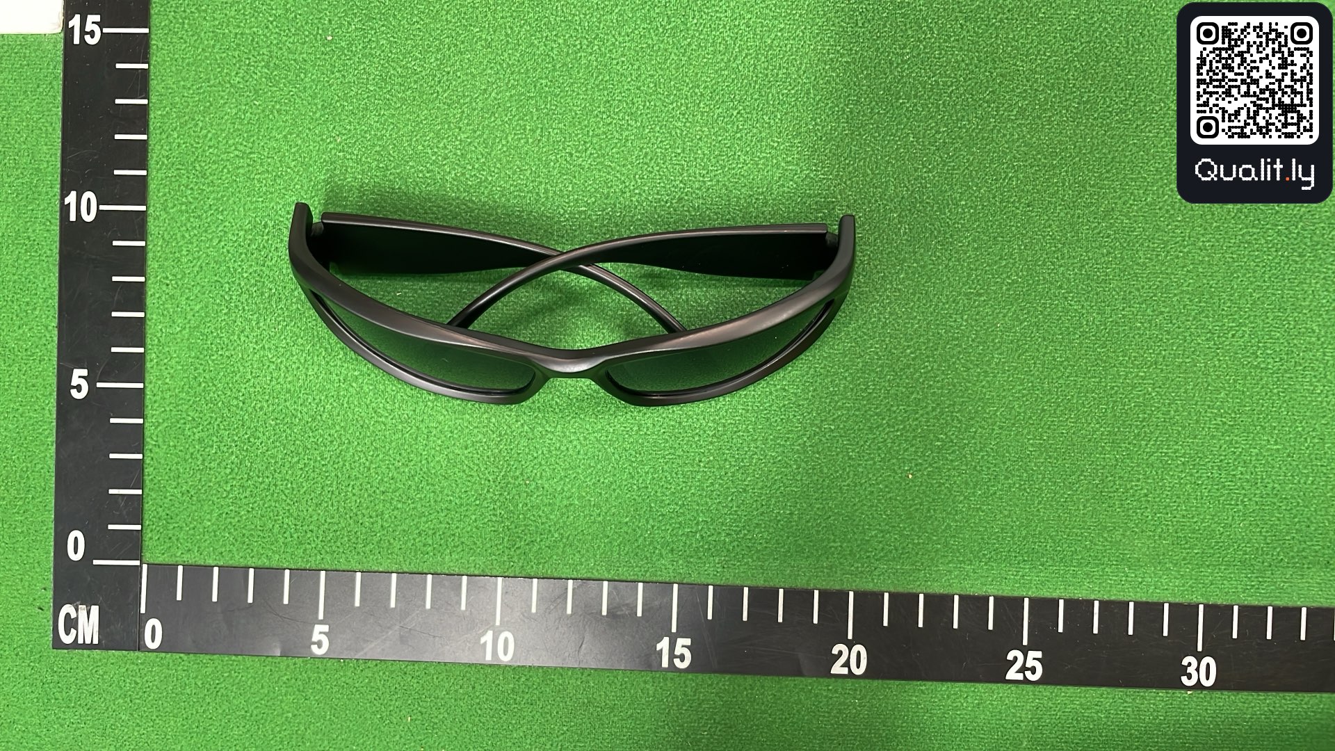Ochelari de soare — fotografie QC 1 din 3