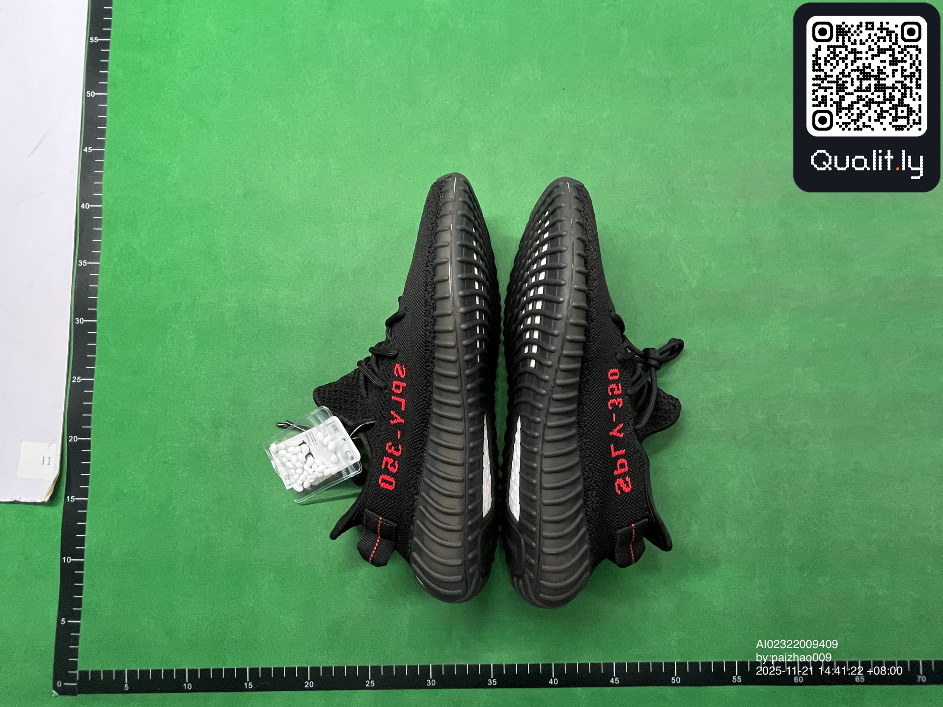 Sneakers QC photo 2 of 39
