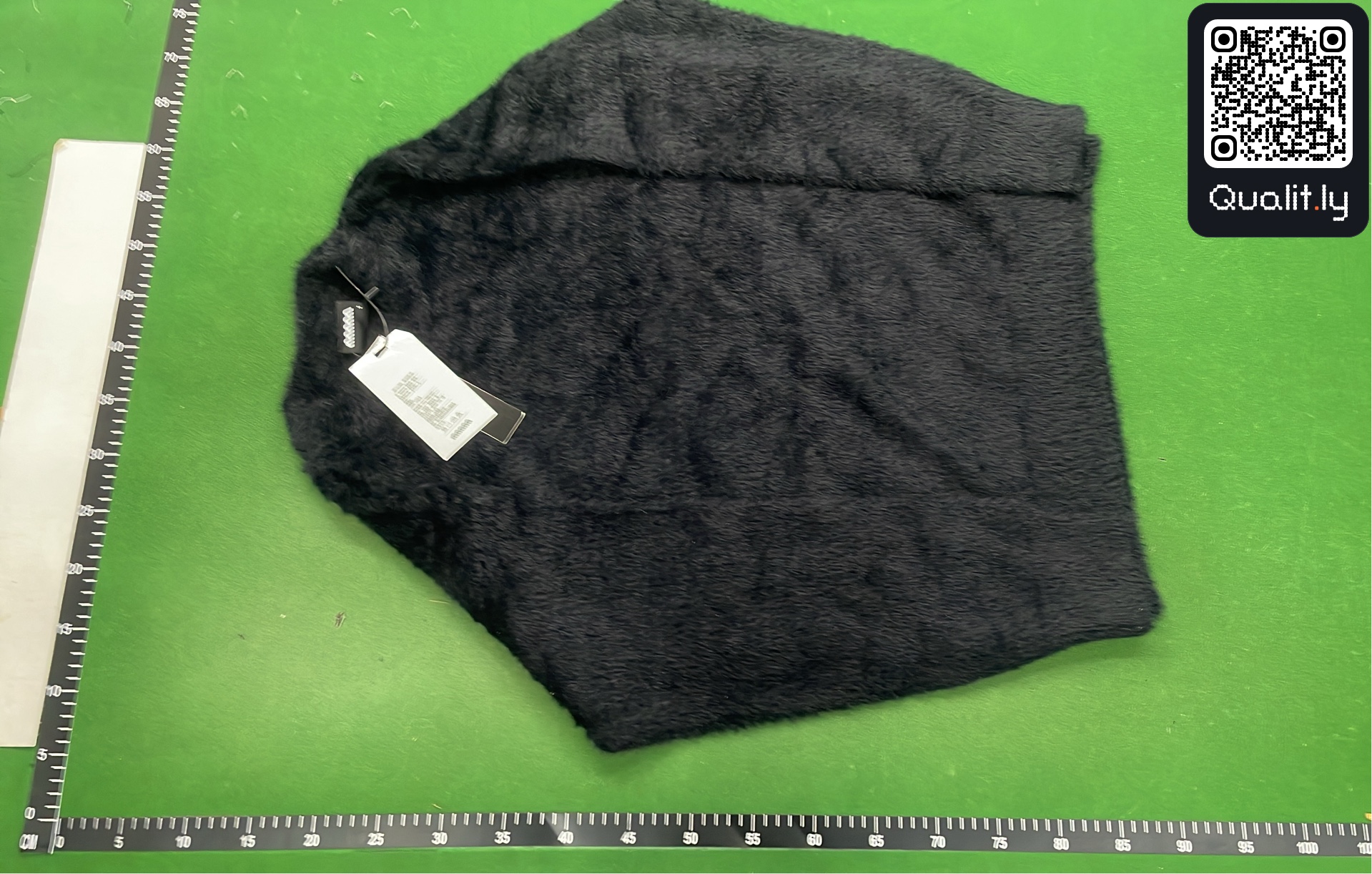 Sweater QC photo 2 of 18