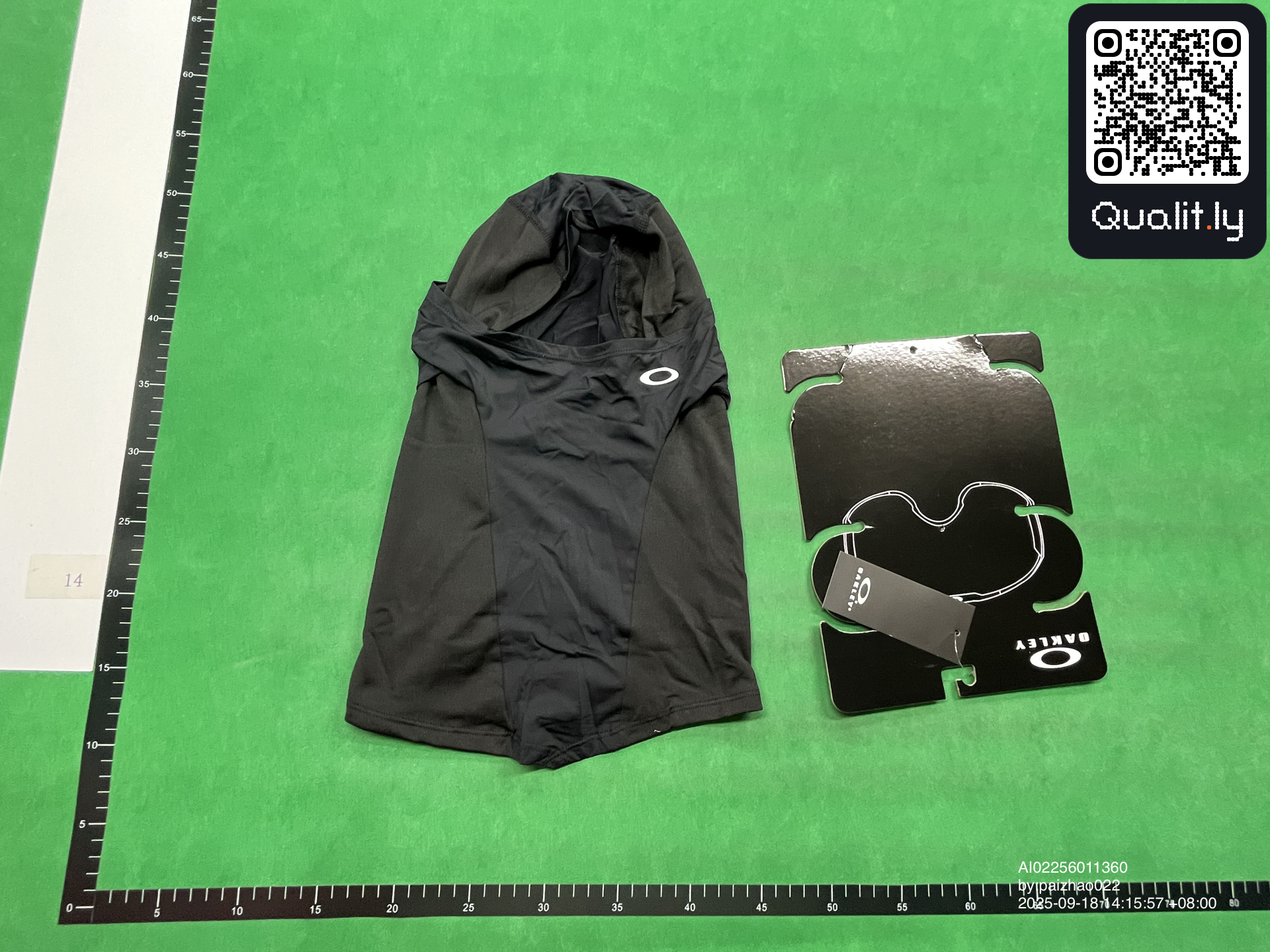 Sweater — QC-foto 1 van 6