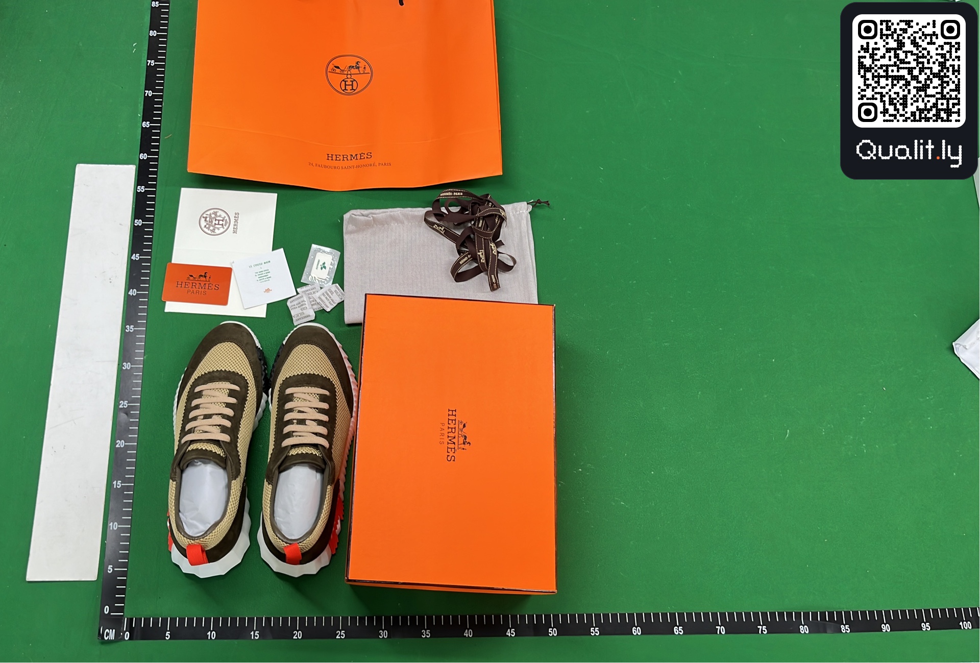 Sneakers QC photo 1 of 6
