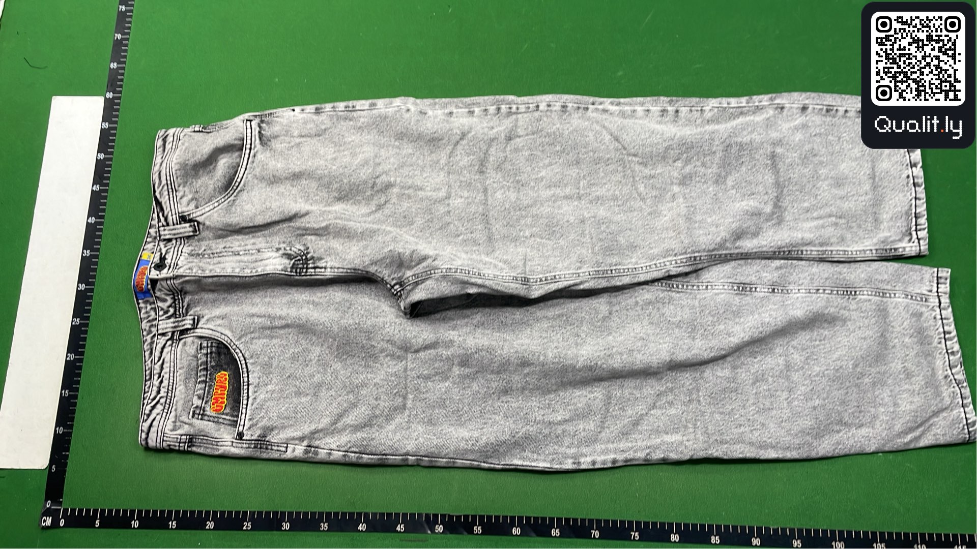 牛仔裤 QC 照片 2 / 4
