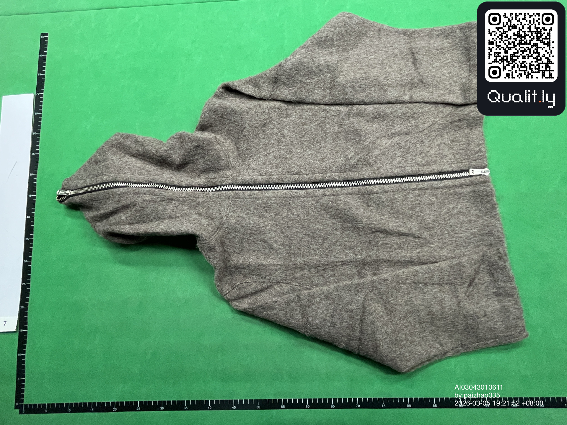 Sweat à capuche — photo QC 3 sur 30