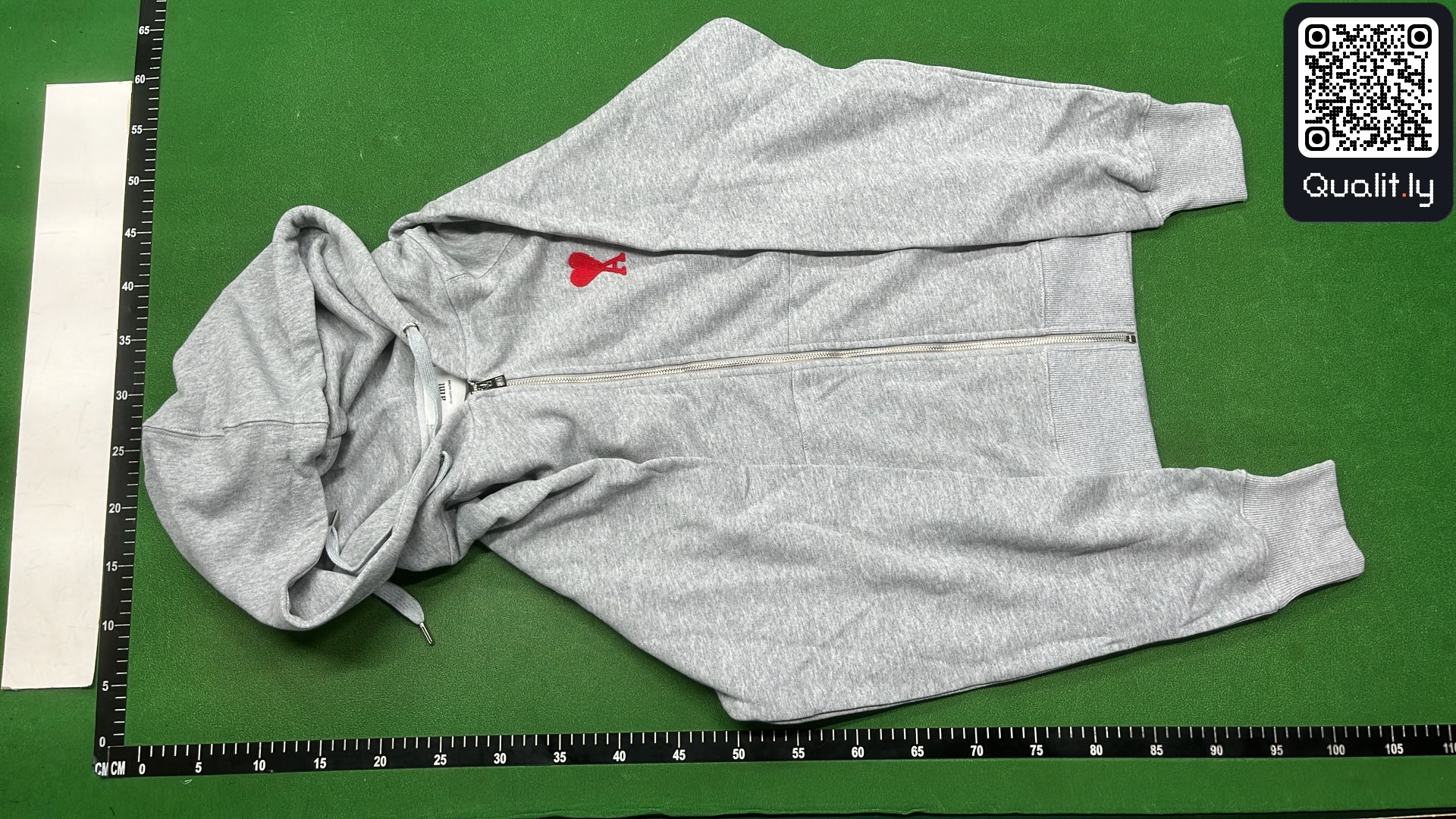 Hoodie QC photo 2 of 28