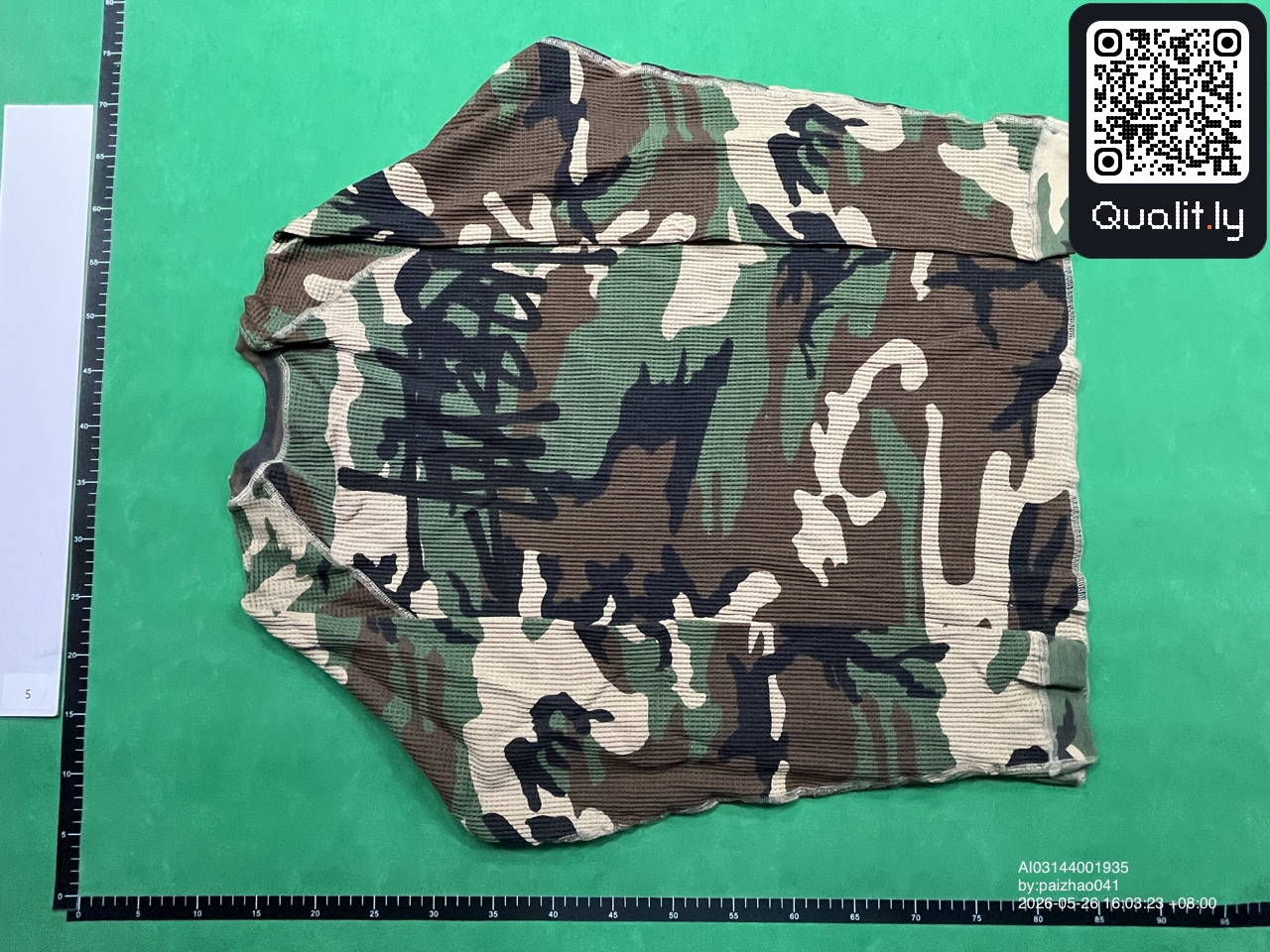 T-shirt — foto QC 2 di 10