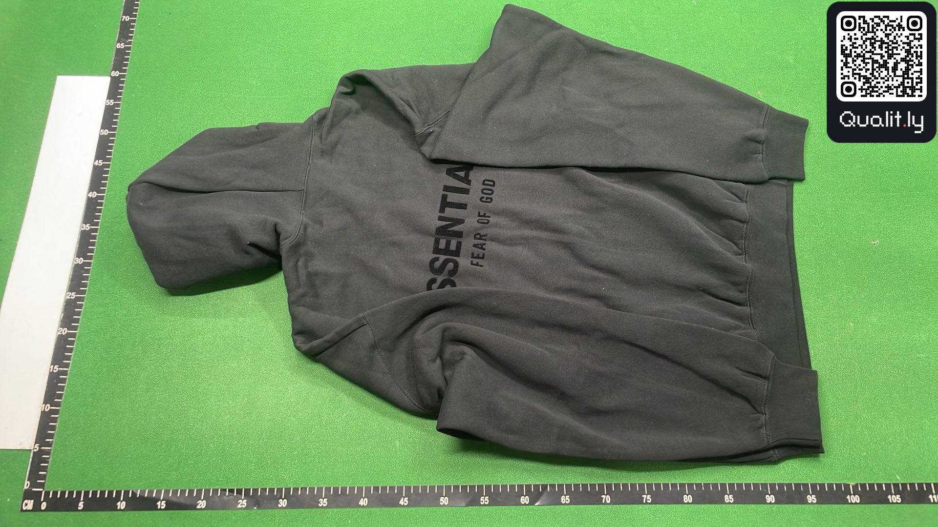 Hoodie QC photo 3 of 163
