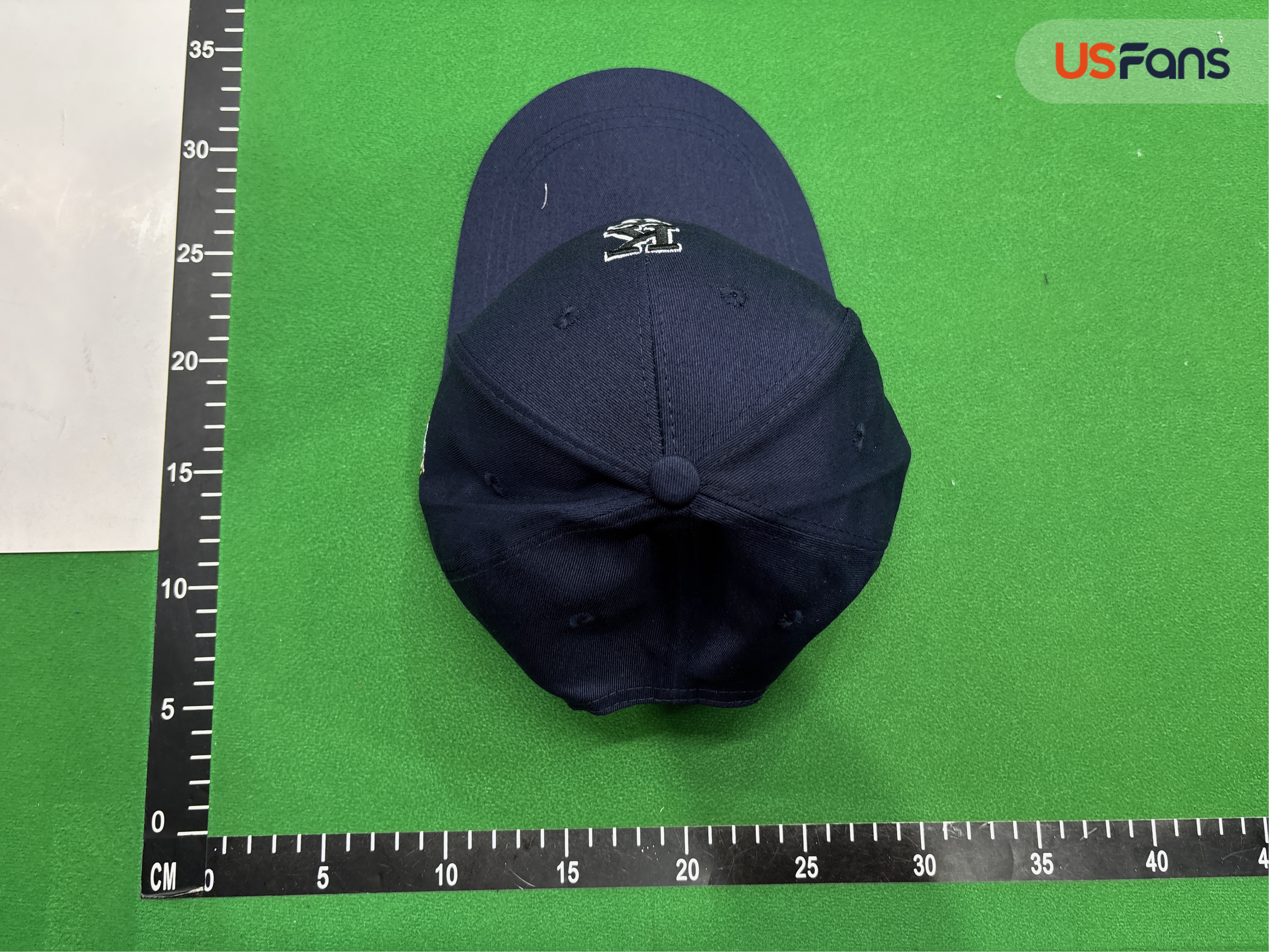 Casquette — photo QC 2 sur 3