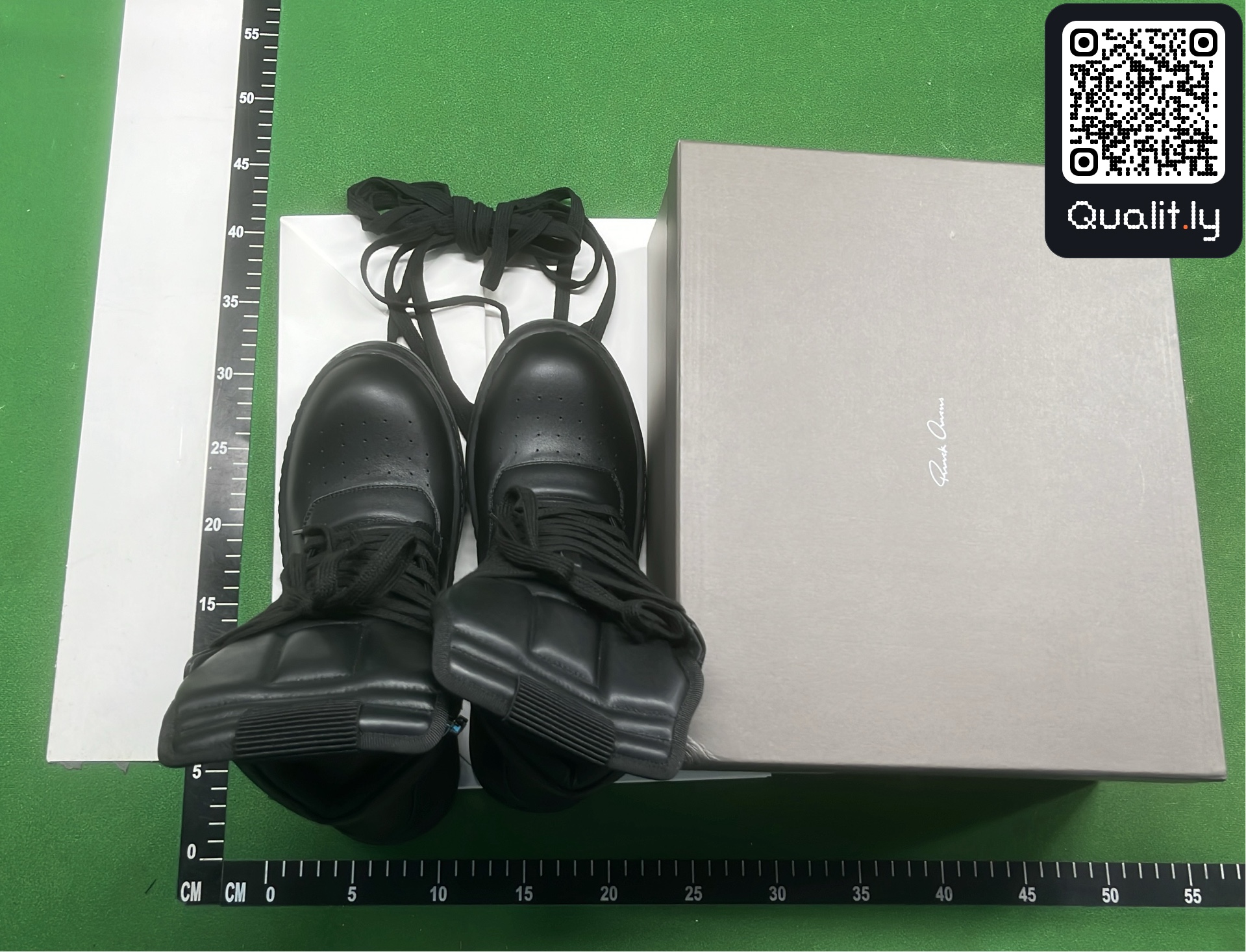 靴子 QC 照片 1 / 12
