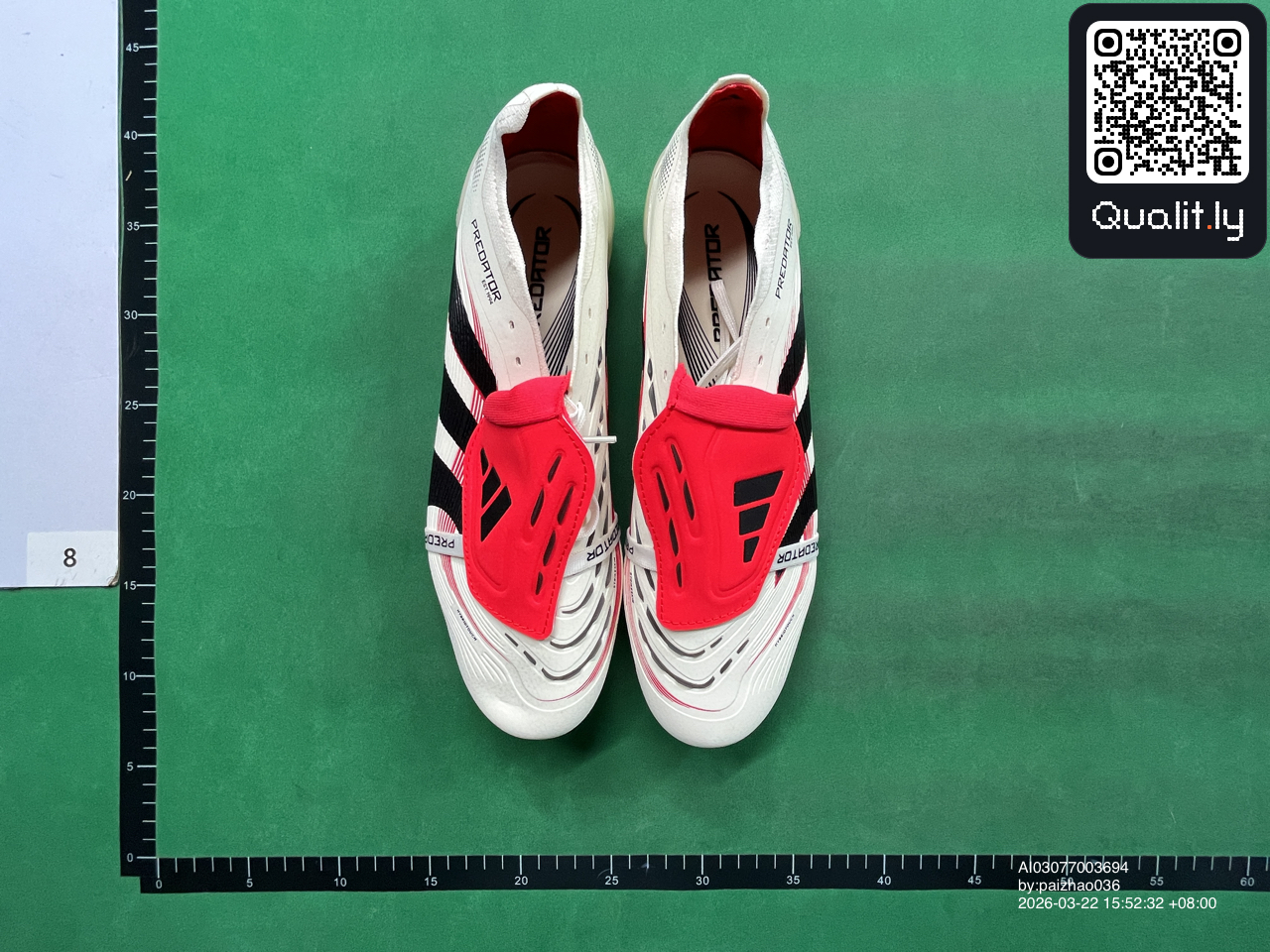 Sneakers — QC-foto 1 van 6