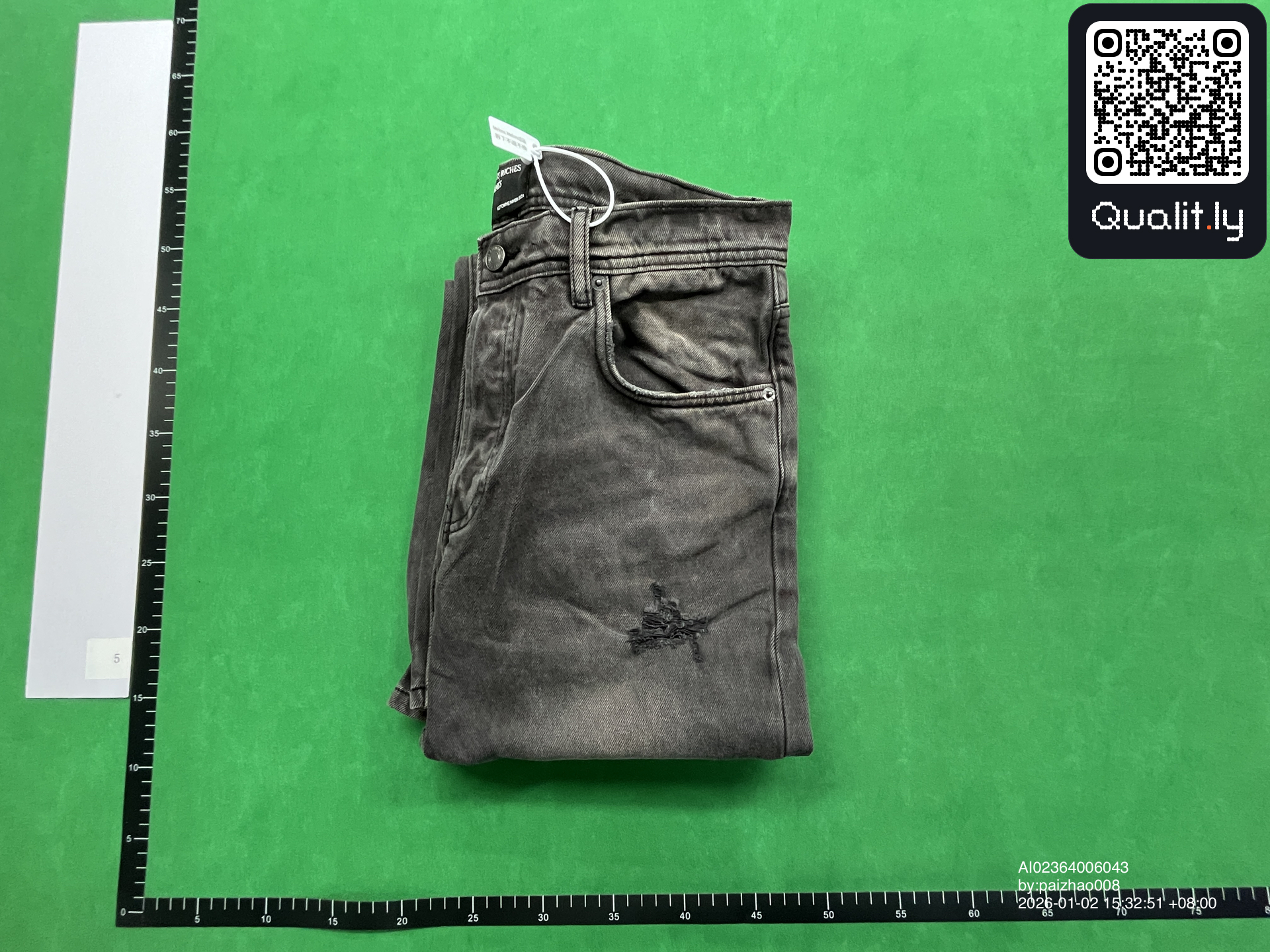 牛仔裤 QC 照片 1 / 10