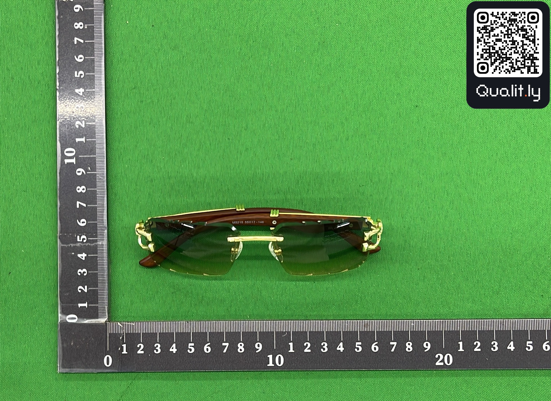 Sunglasses QC photo 2 of 6
