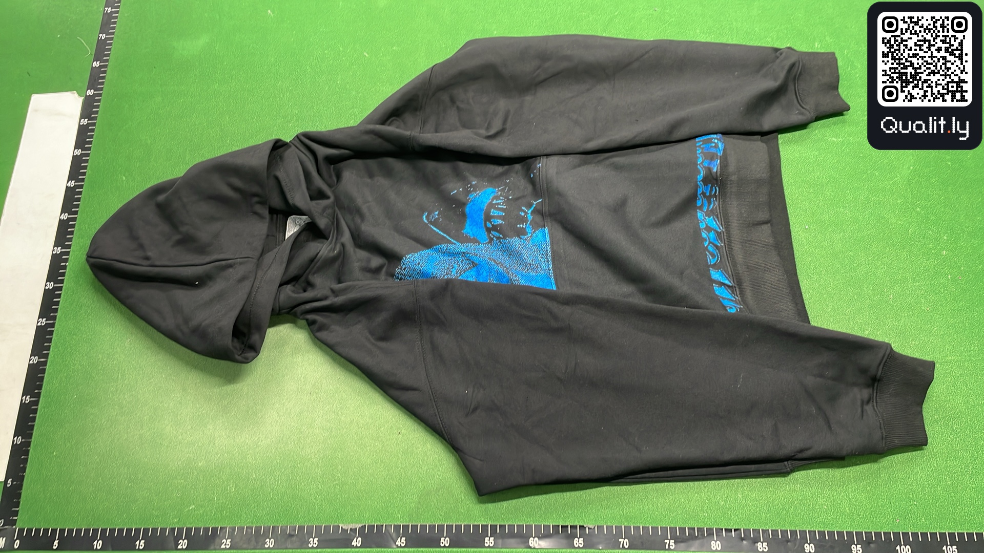 Hoodie QC photo 2 of 8