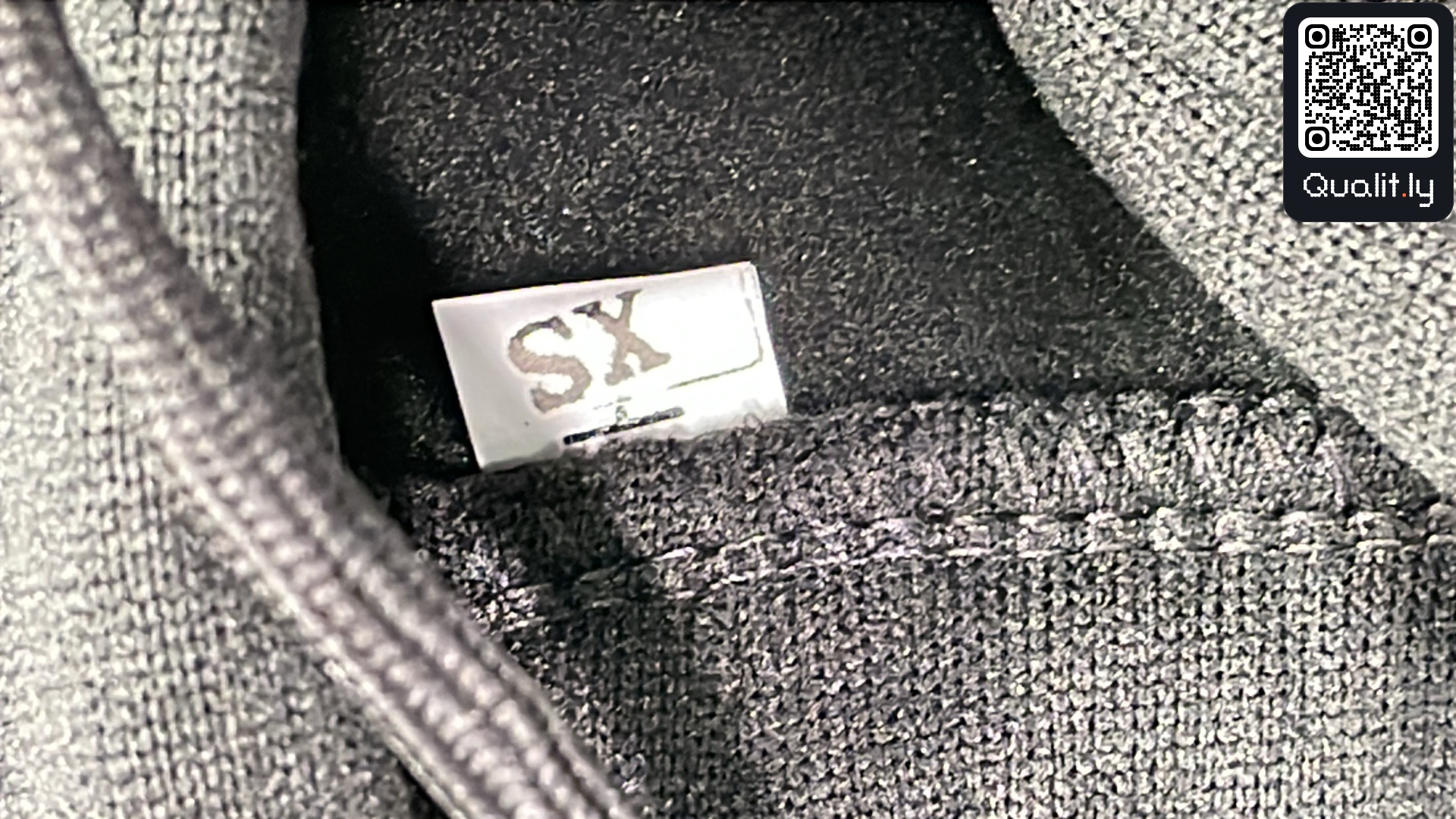 Bluza z kapturem — zdjęcie QC 1 z 4