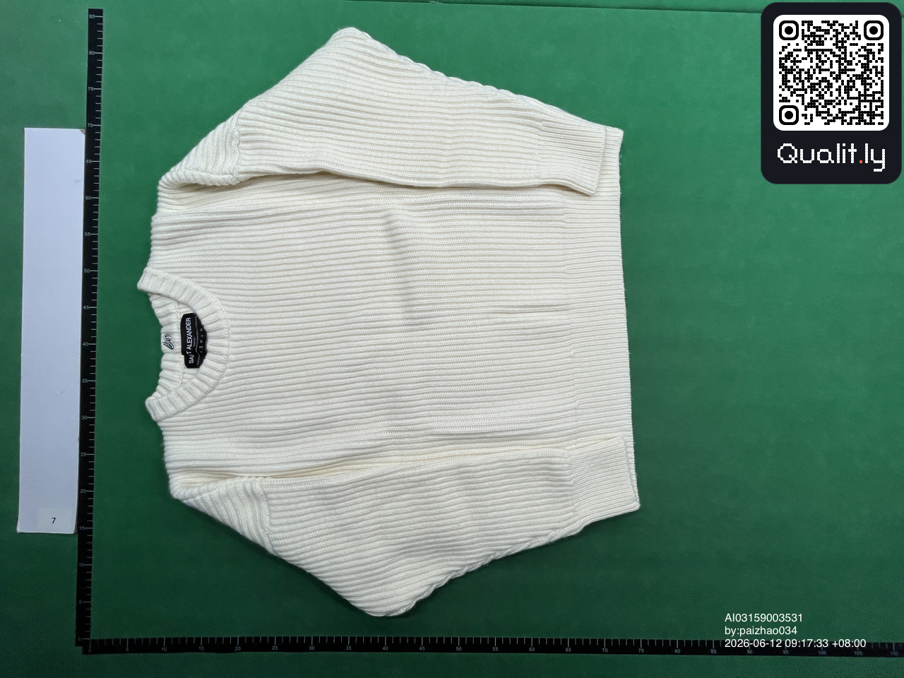 毛衣 QC 照片 2 / 10