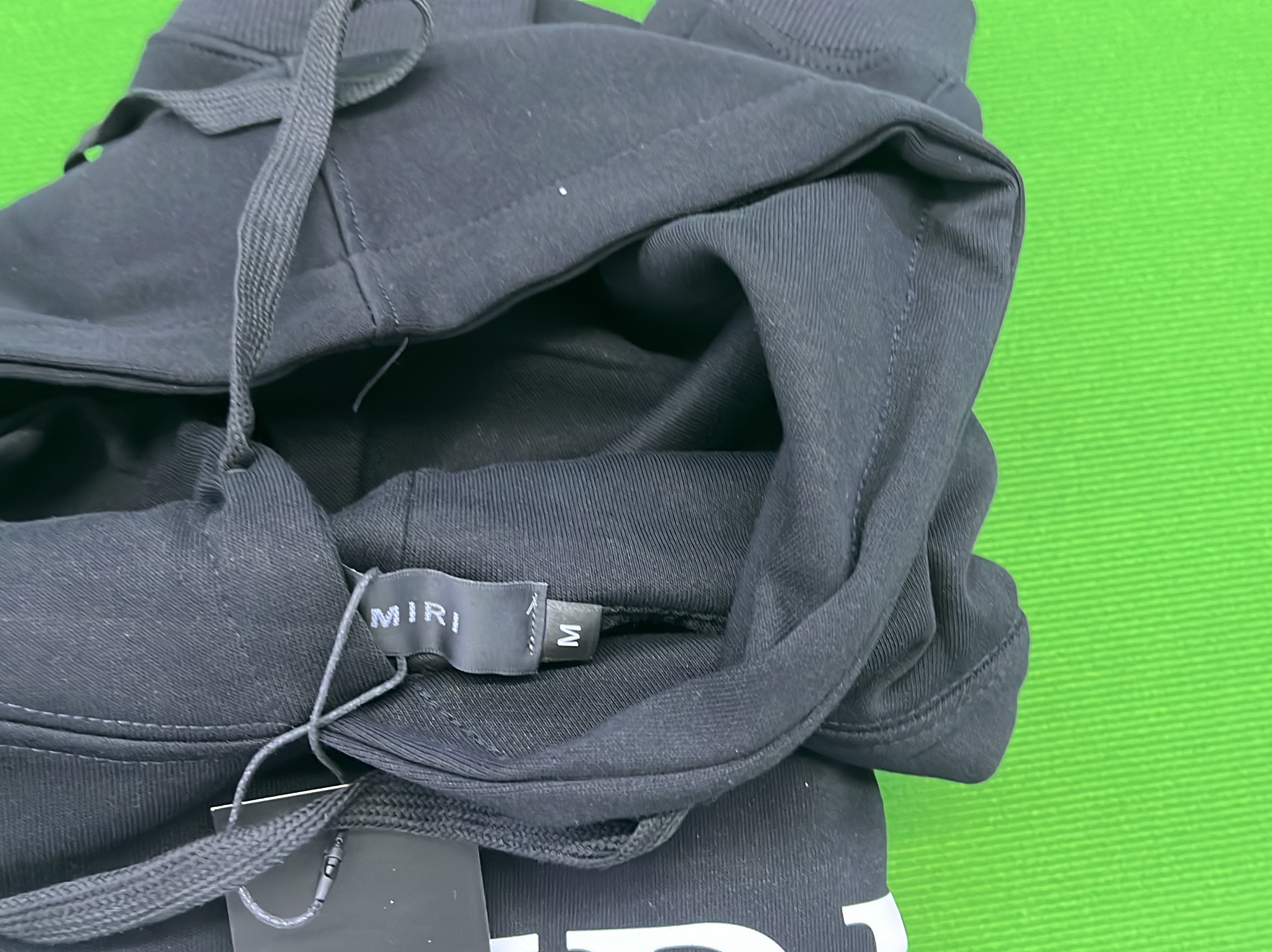 Hoodie QC photo 2 of 128
