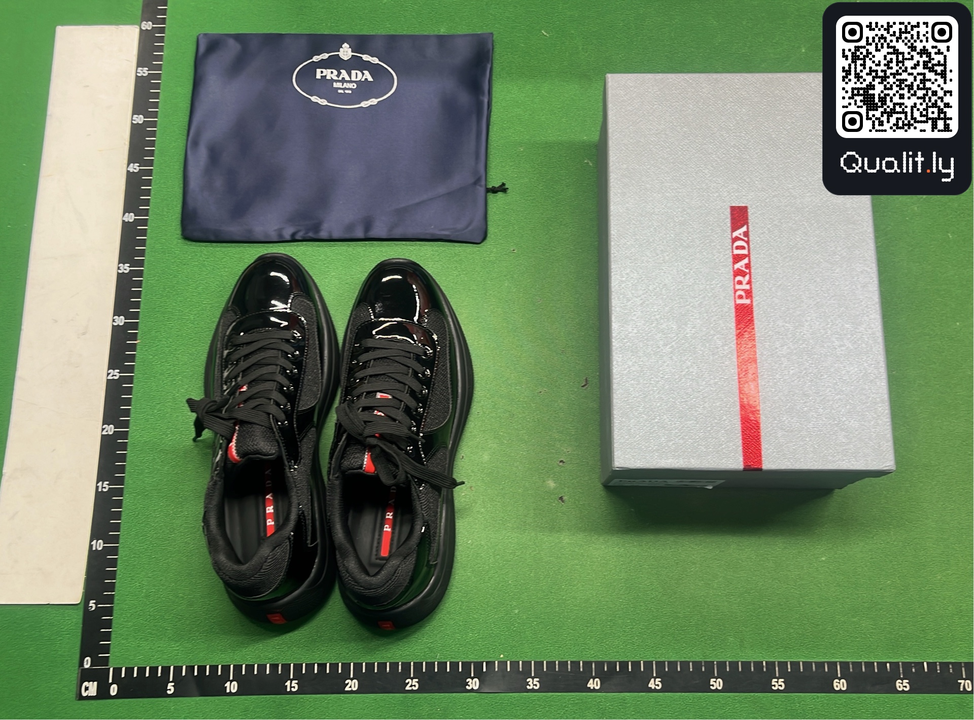 Sneakers QC photo 1 of 134