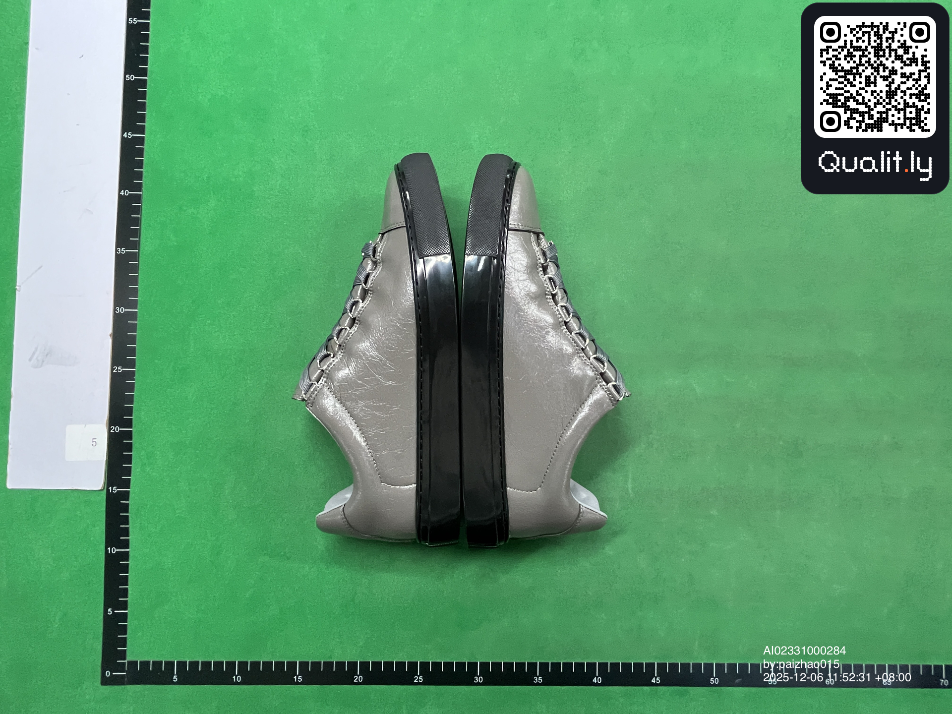 Sneakers — QC-foto 2 av 6