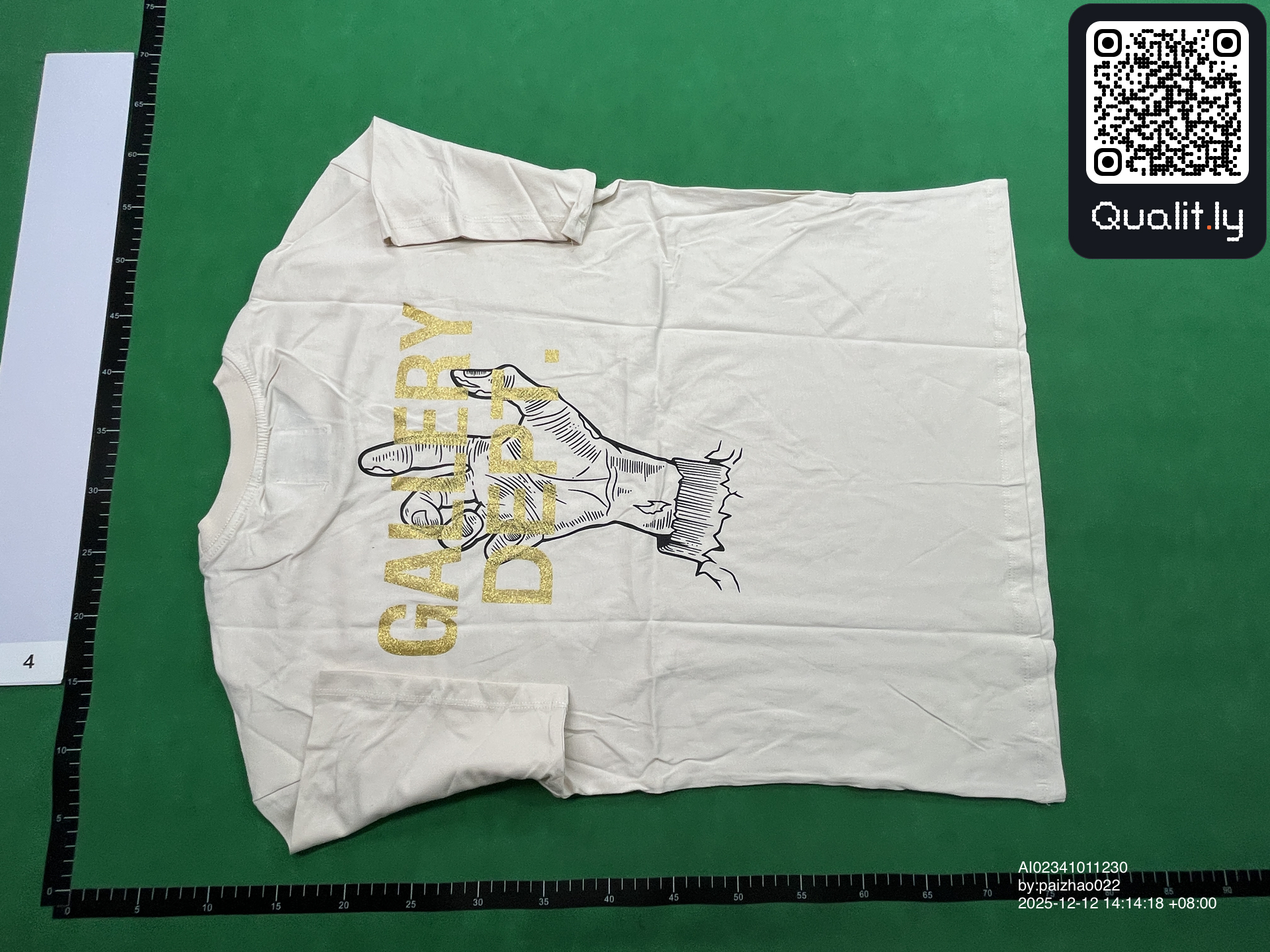 T-Shirt — QC-Foto 3 von 10