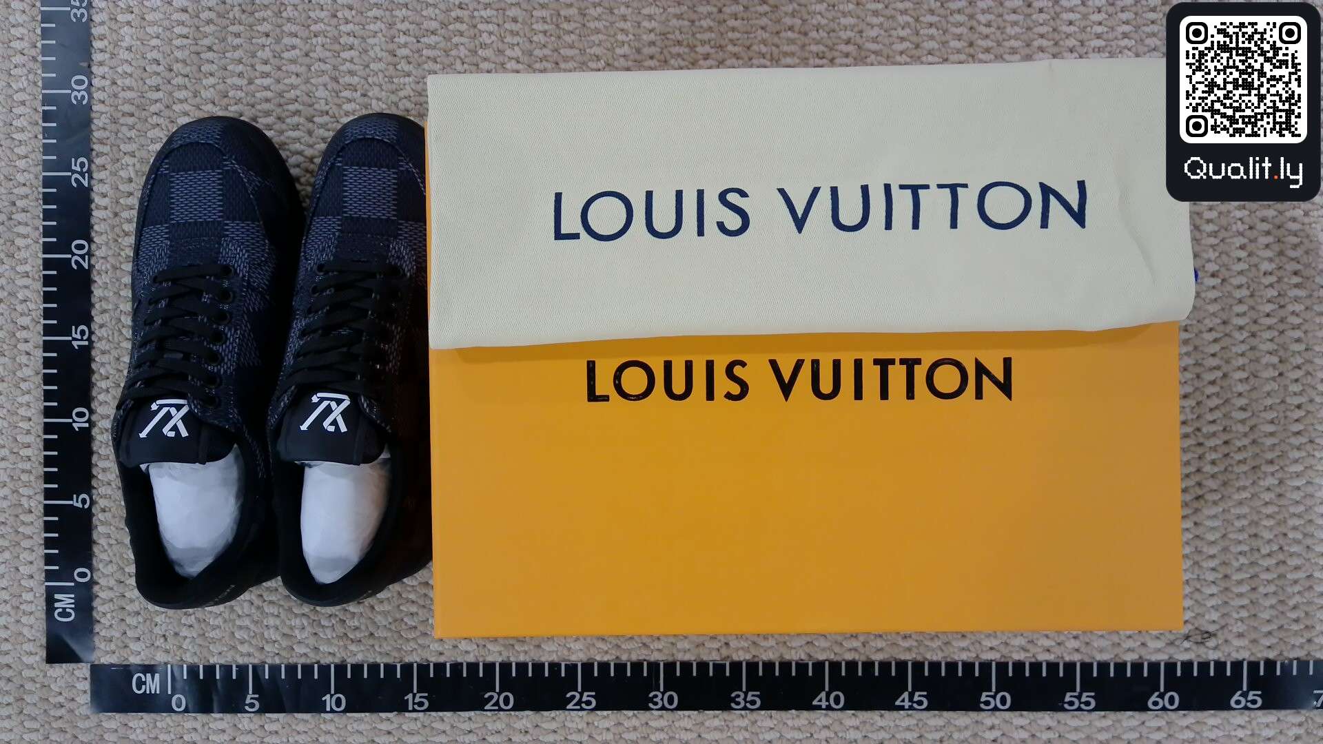 Sneakers QC photo 1 of 16