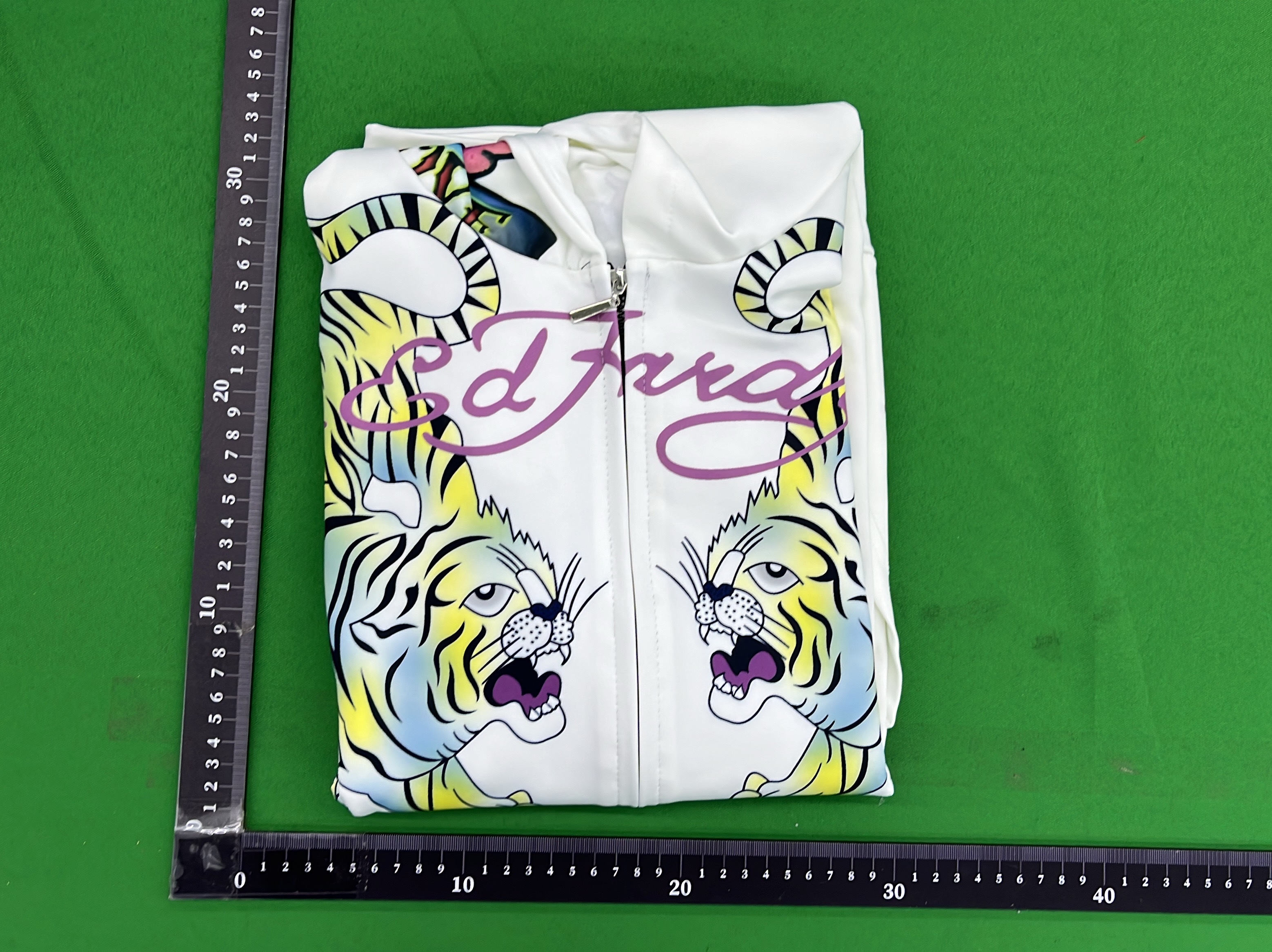 Hoodie QC photo 1 of 32