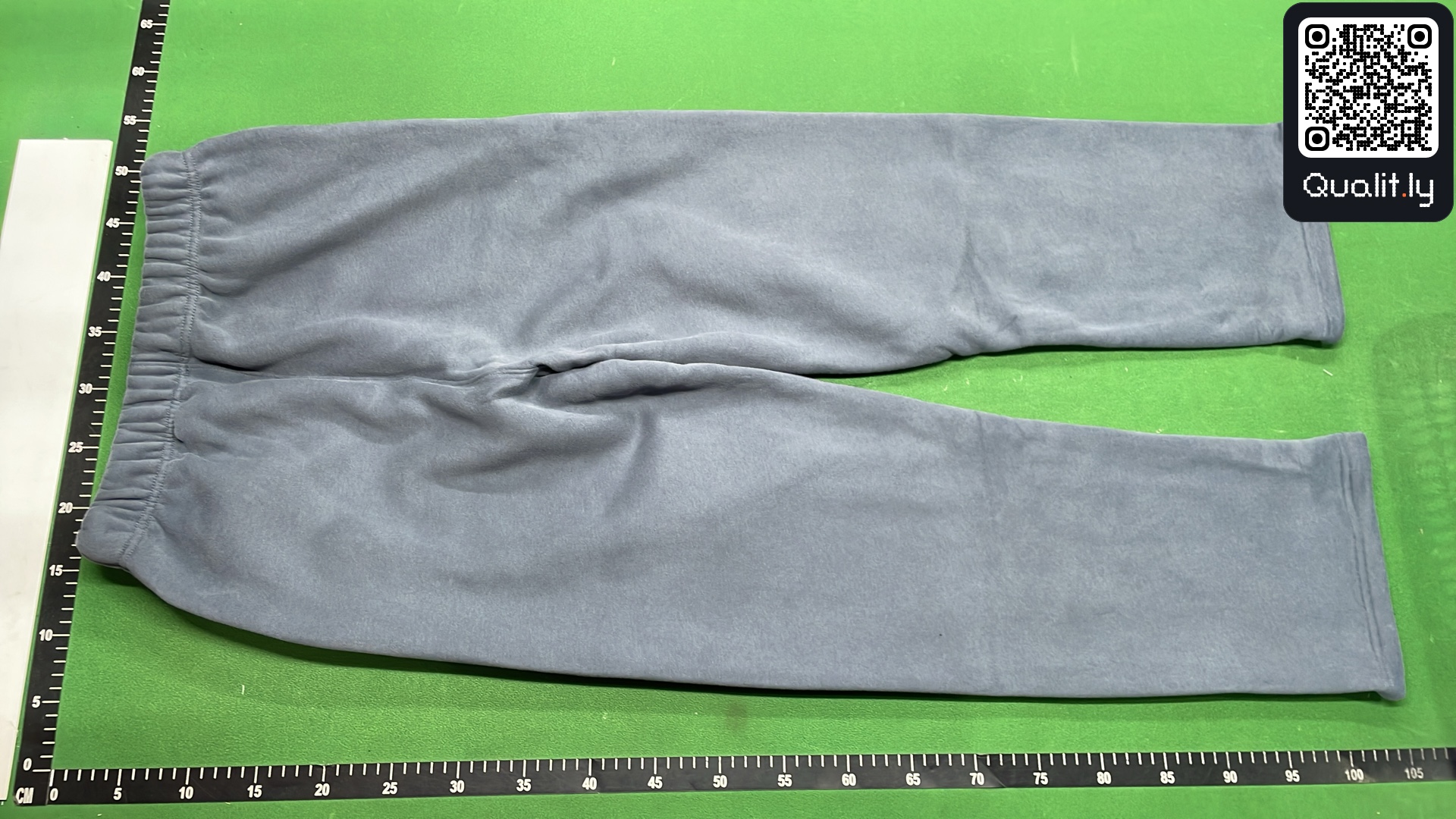 Pants QC photo 3 of 469