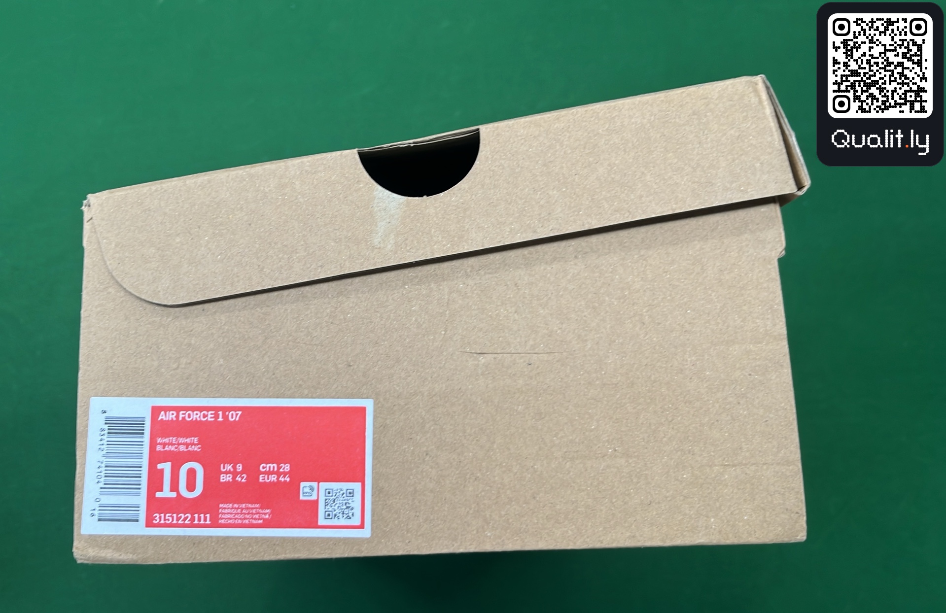 Sneakers QC photo 2 of 16