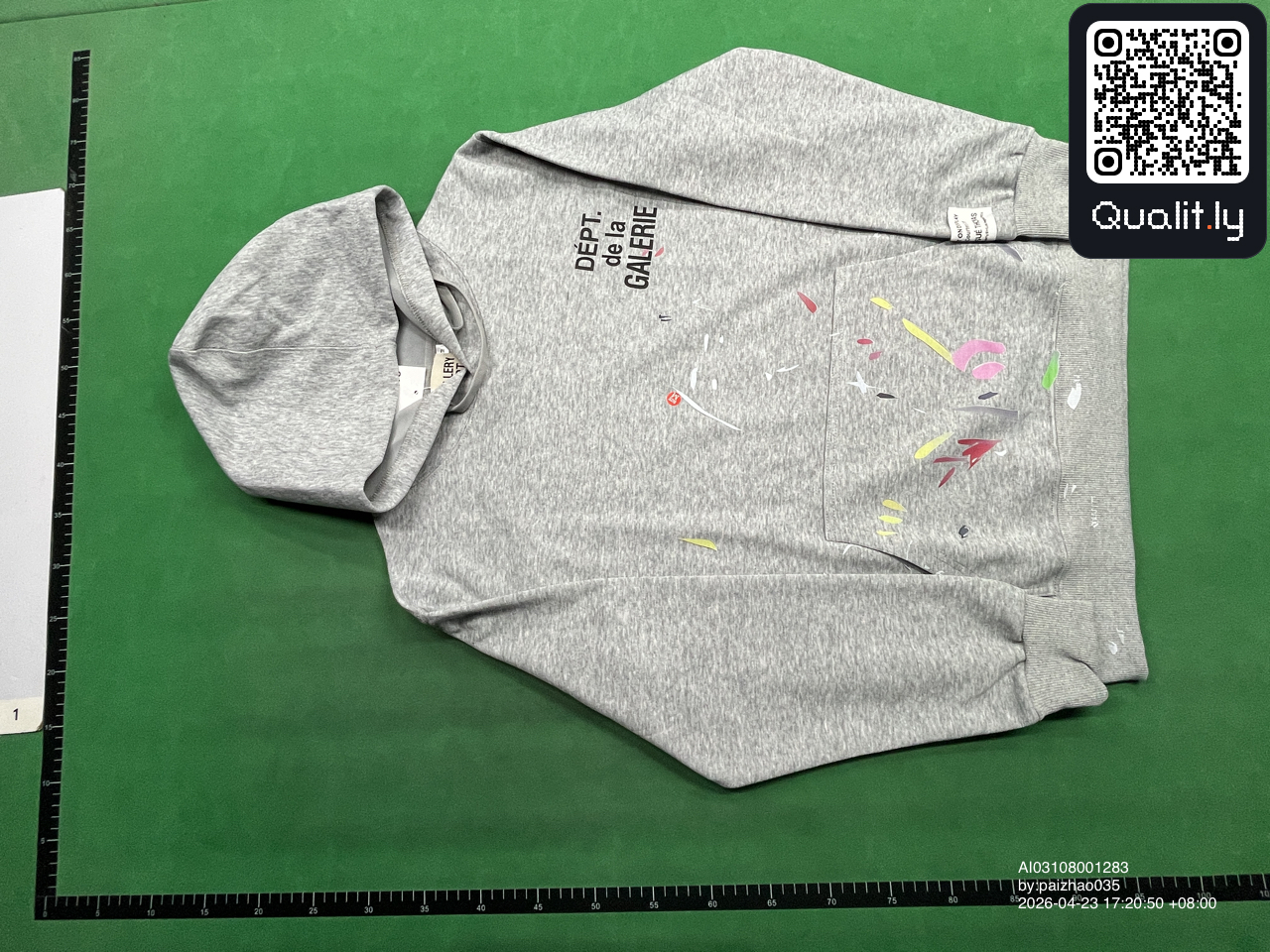 Hoodie — QC-Foto 3 von 24