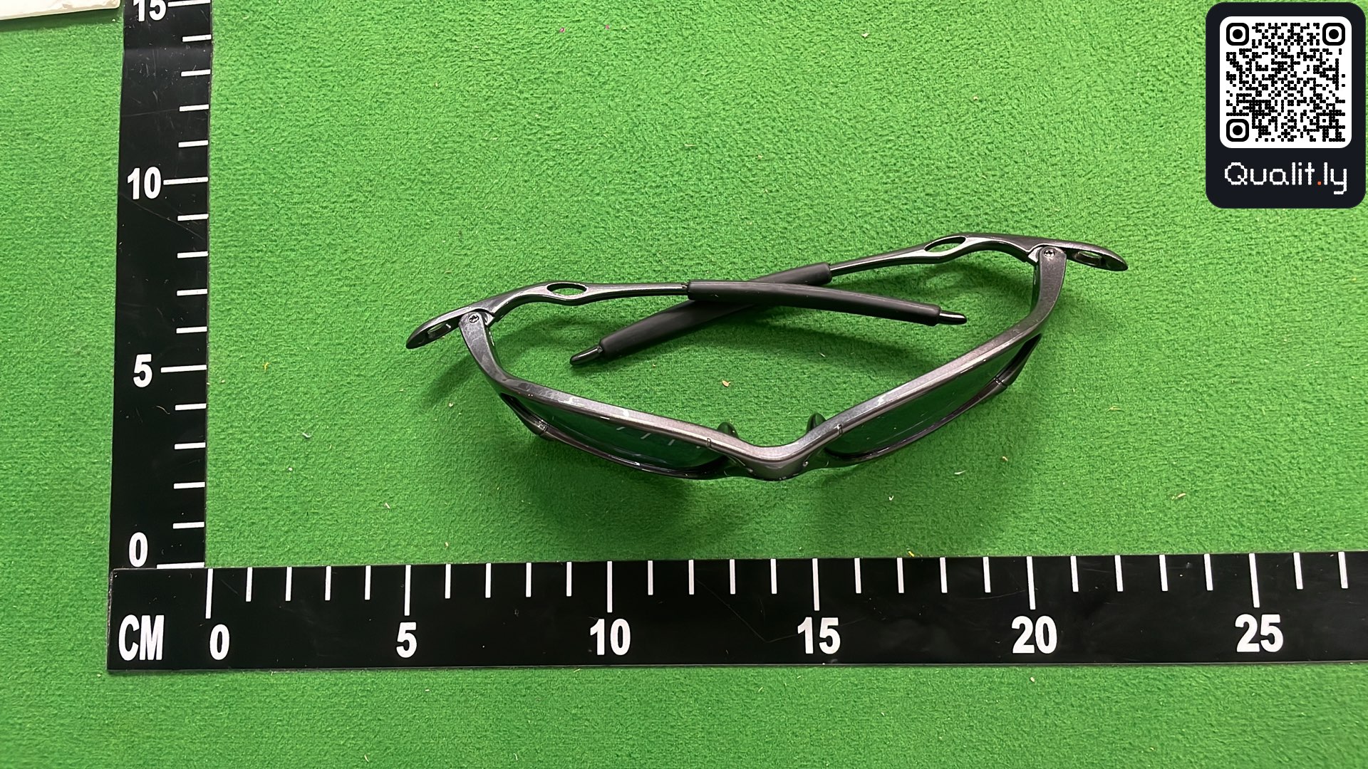 Sonnenbrille — QC-Foto 1 von 33
