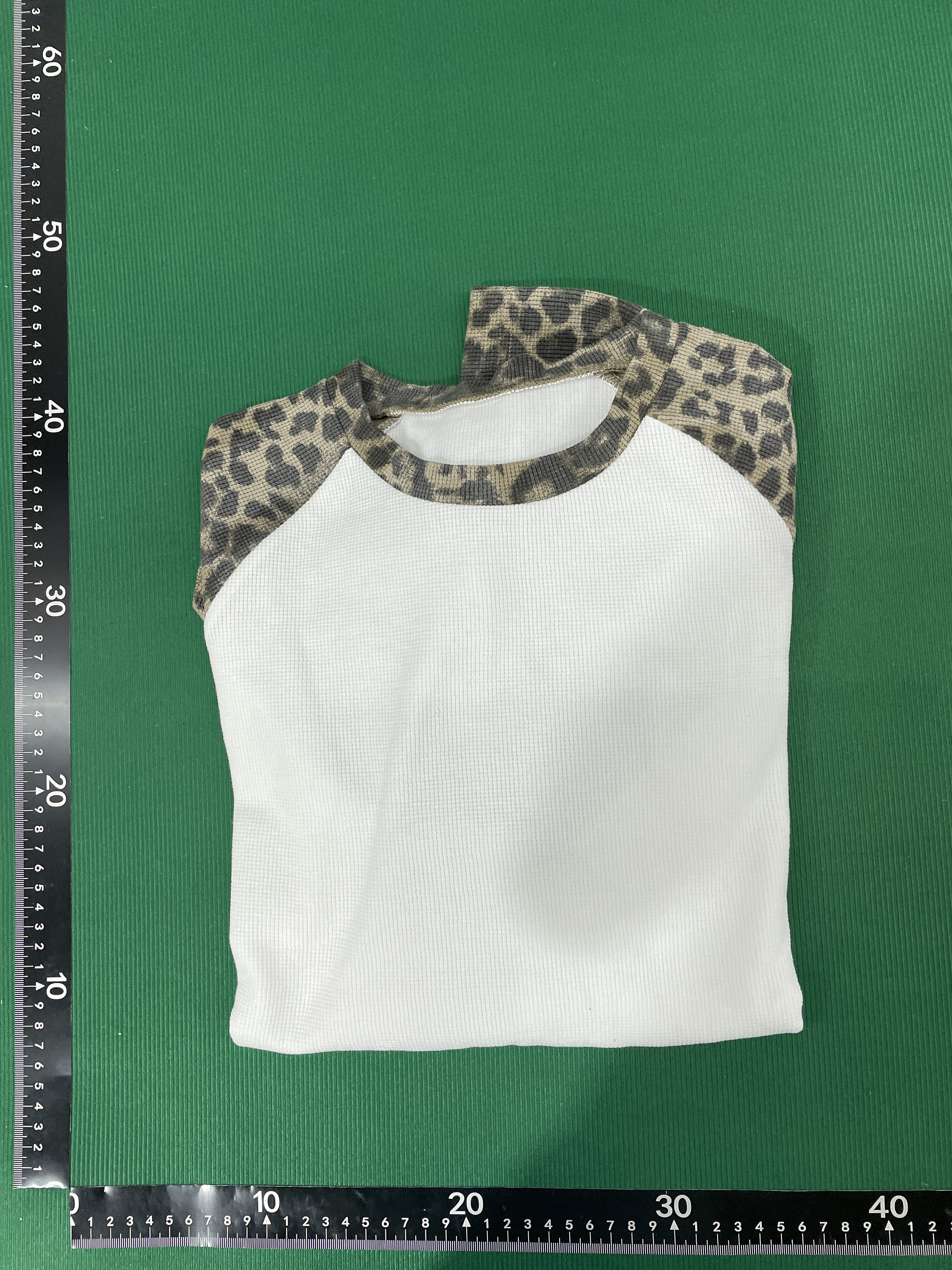 T-shirt — foto QC 1 di 5