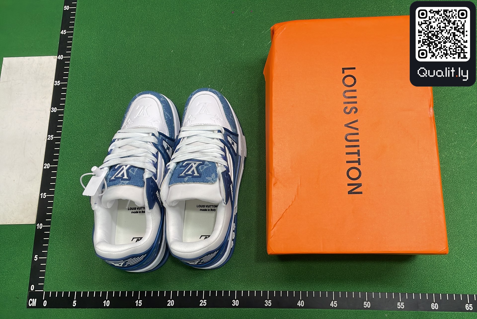 Sneakers QC photo 1 of 120