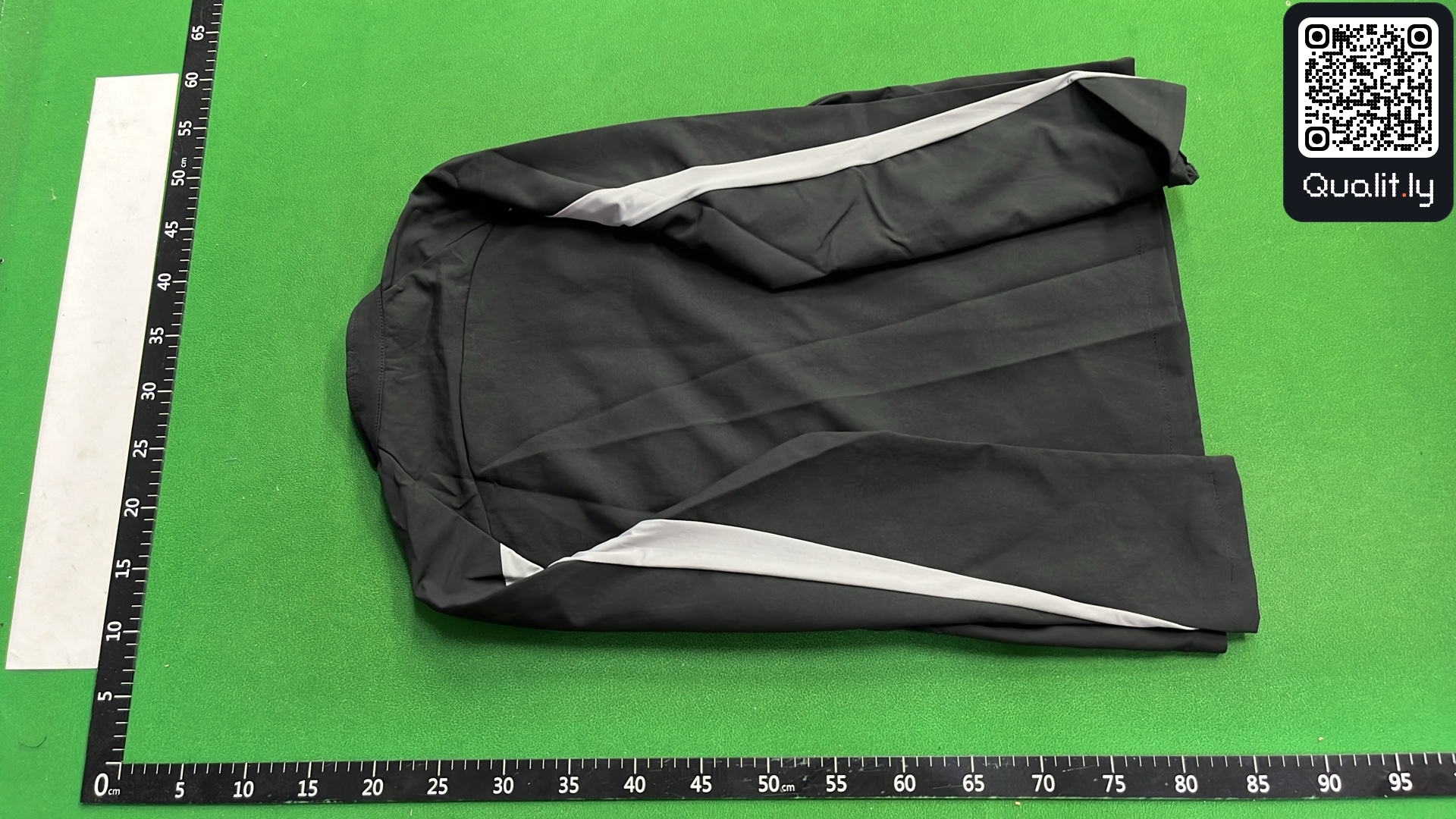 Jacket QC photo 3 of 8