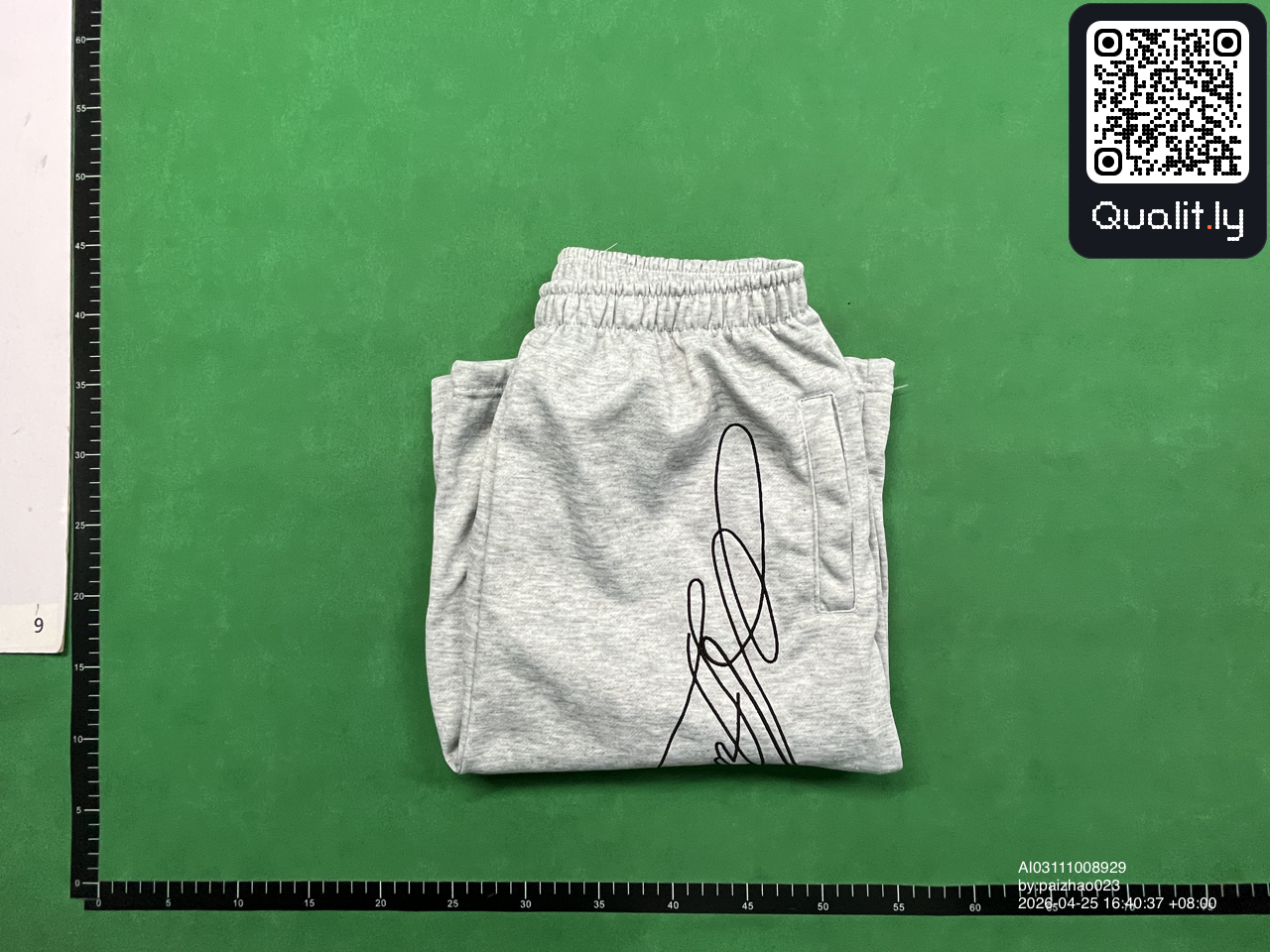 Pantaloni scurți — fotografie QC 1 din 8