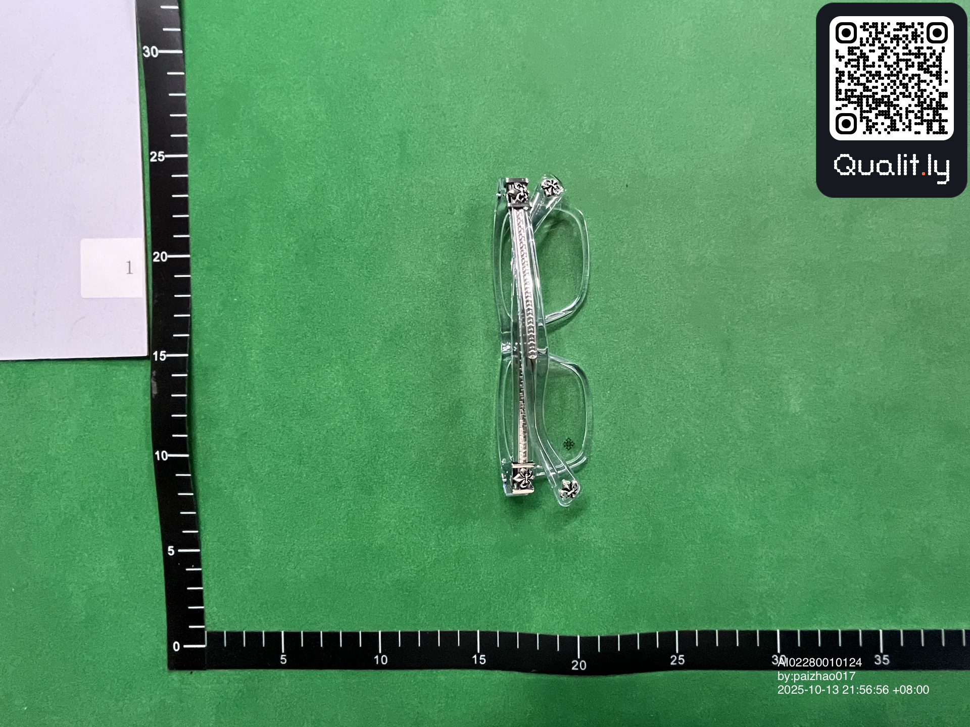 Sneakers QC photo 2 of 6