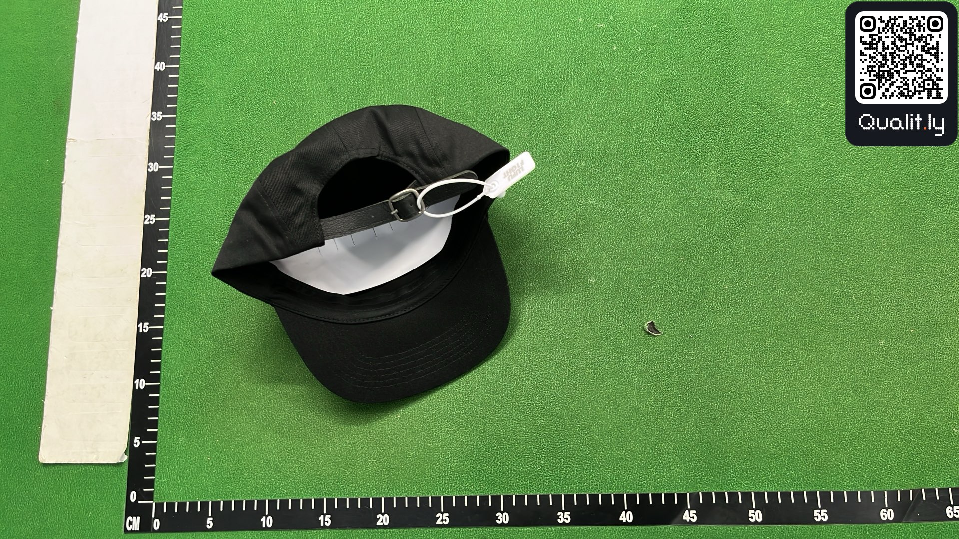 Pet — QC-foto 3 van 3