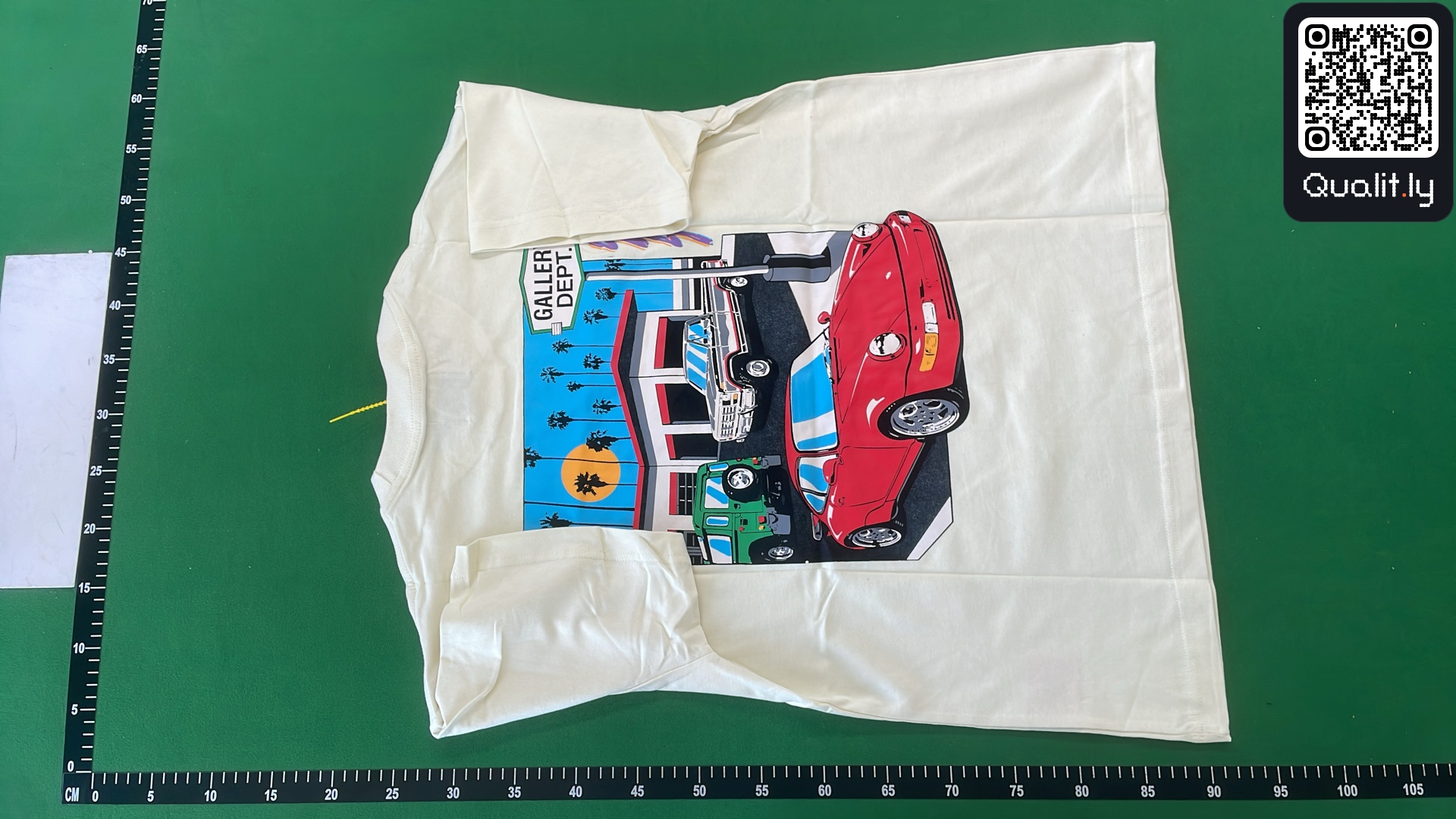 Camiseta — foto QC 3 de 50