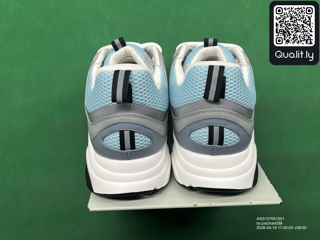 Sneakers QC photo 2 of 48