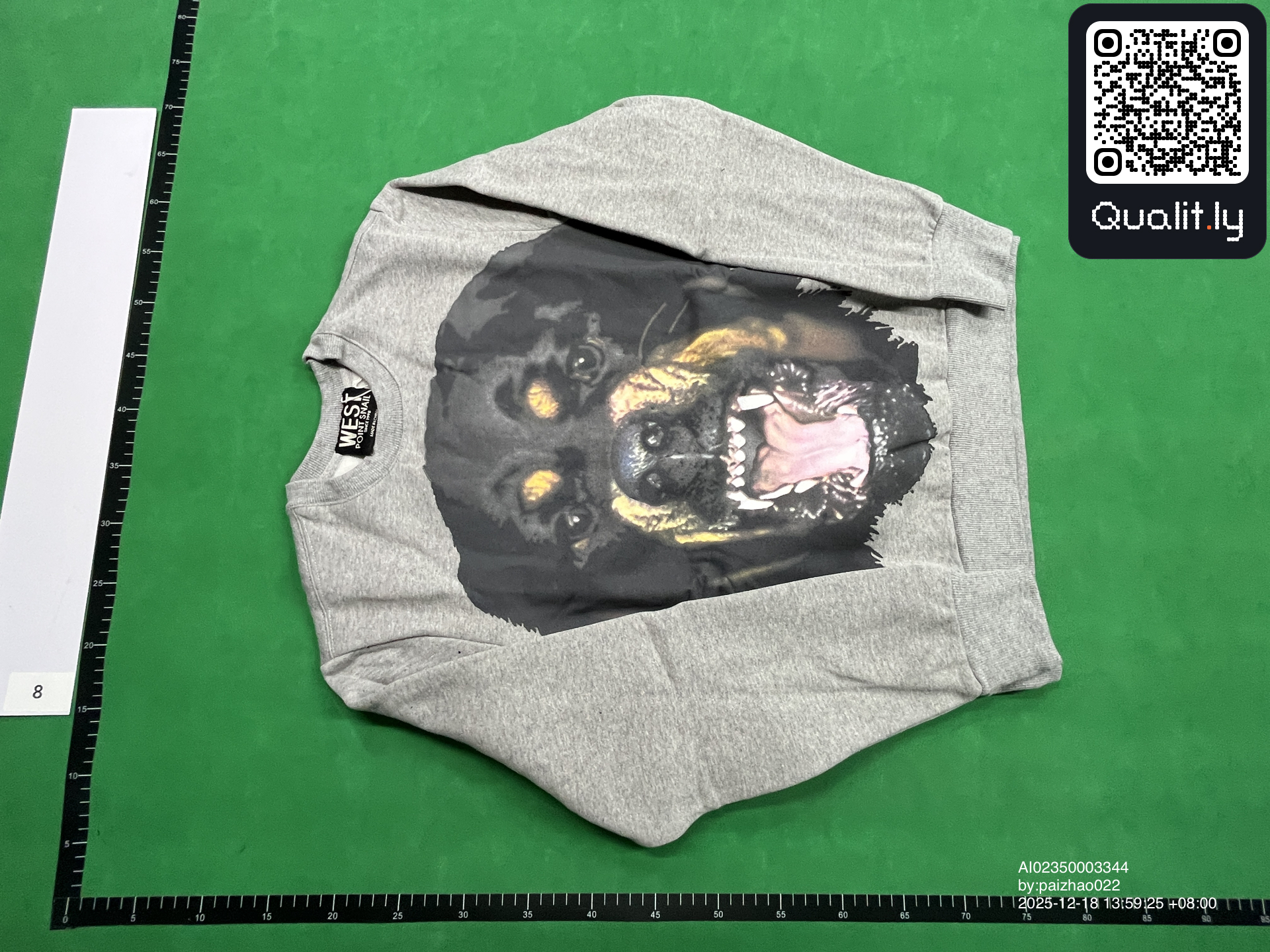 Sweat — photo QC 3 sur 4