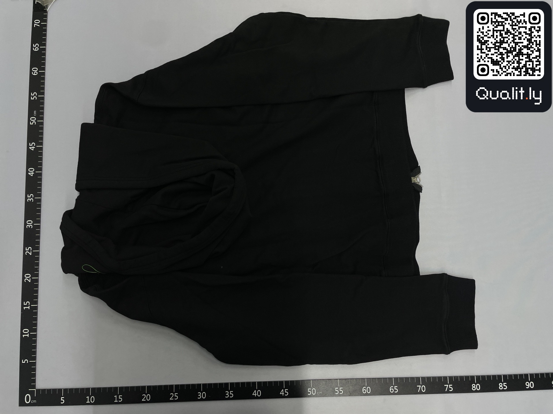 Hoodie QC photo 2 of 51