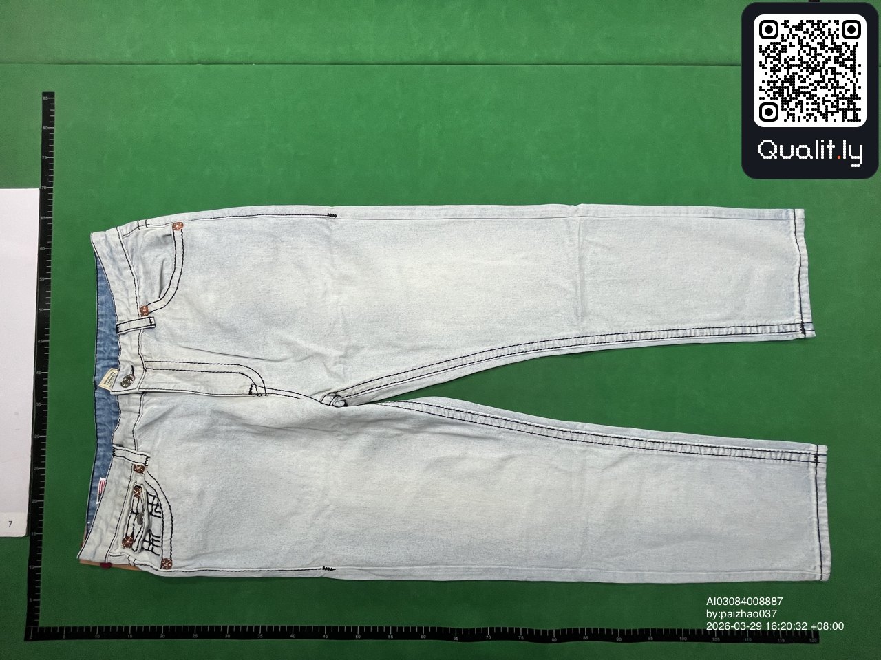 Jeans — foto QC 2 di 110