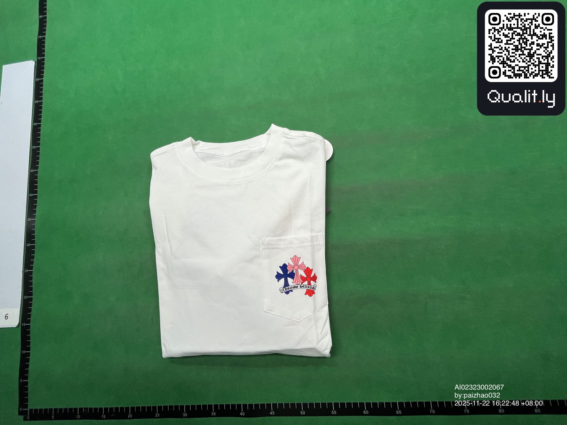 T-shirt — foto QC 1 di 20