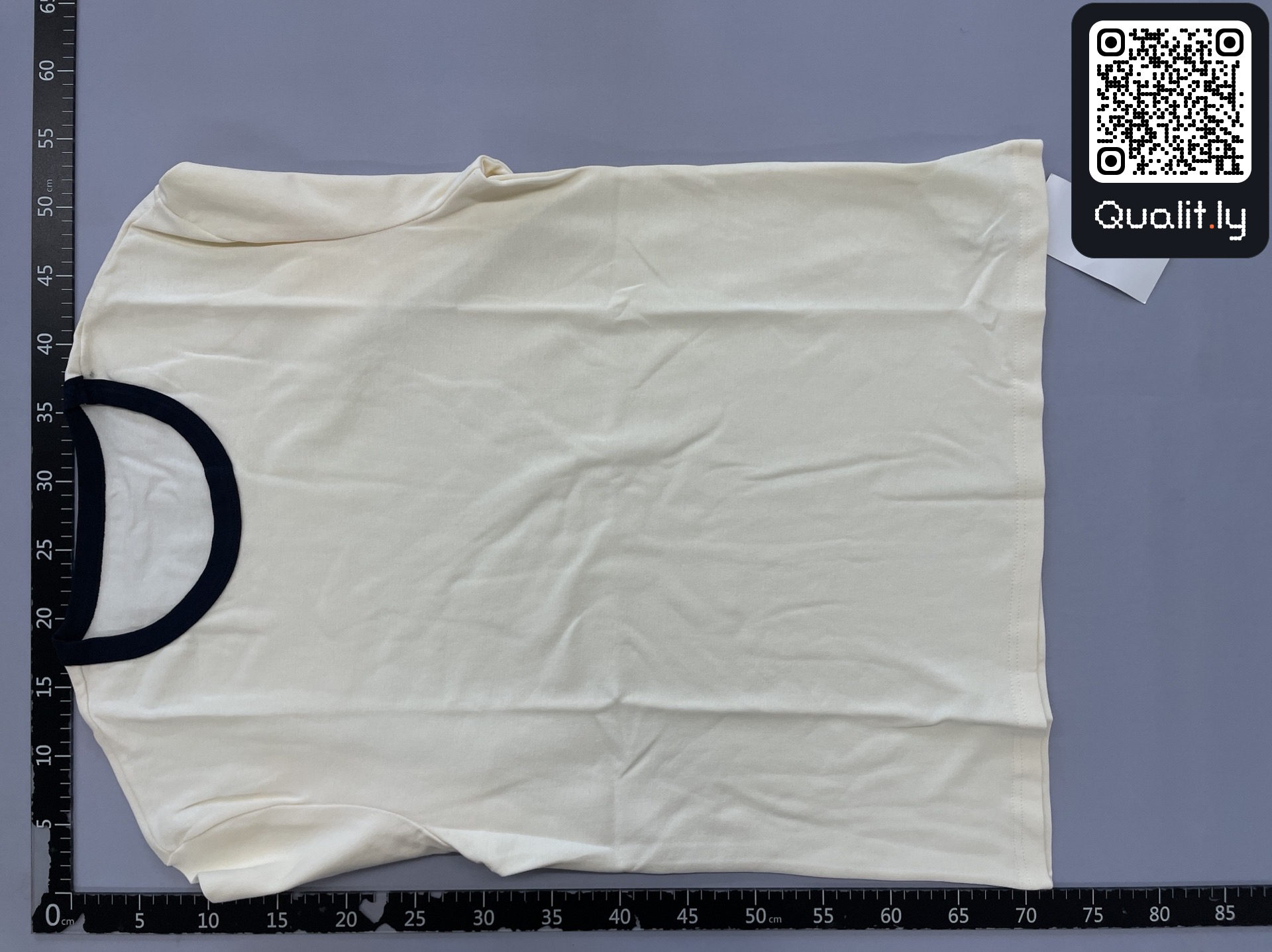 Camiseta — foto QC 2 de 16