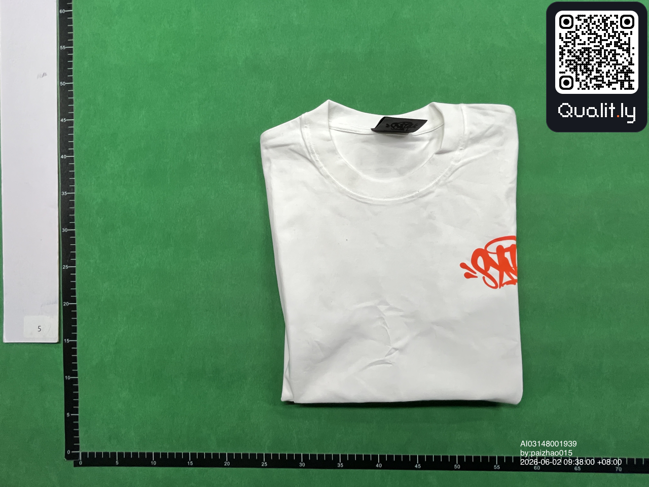 T-shirt — foto QC 3 di 34
