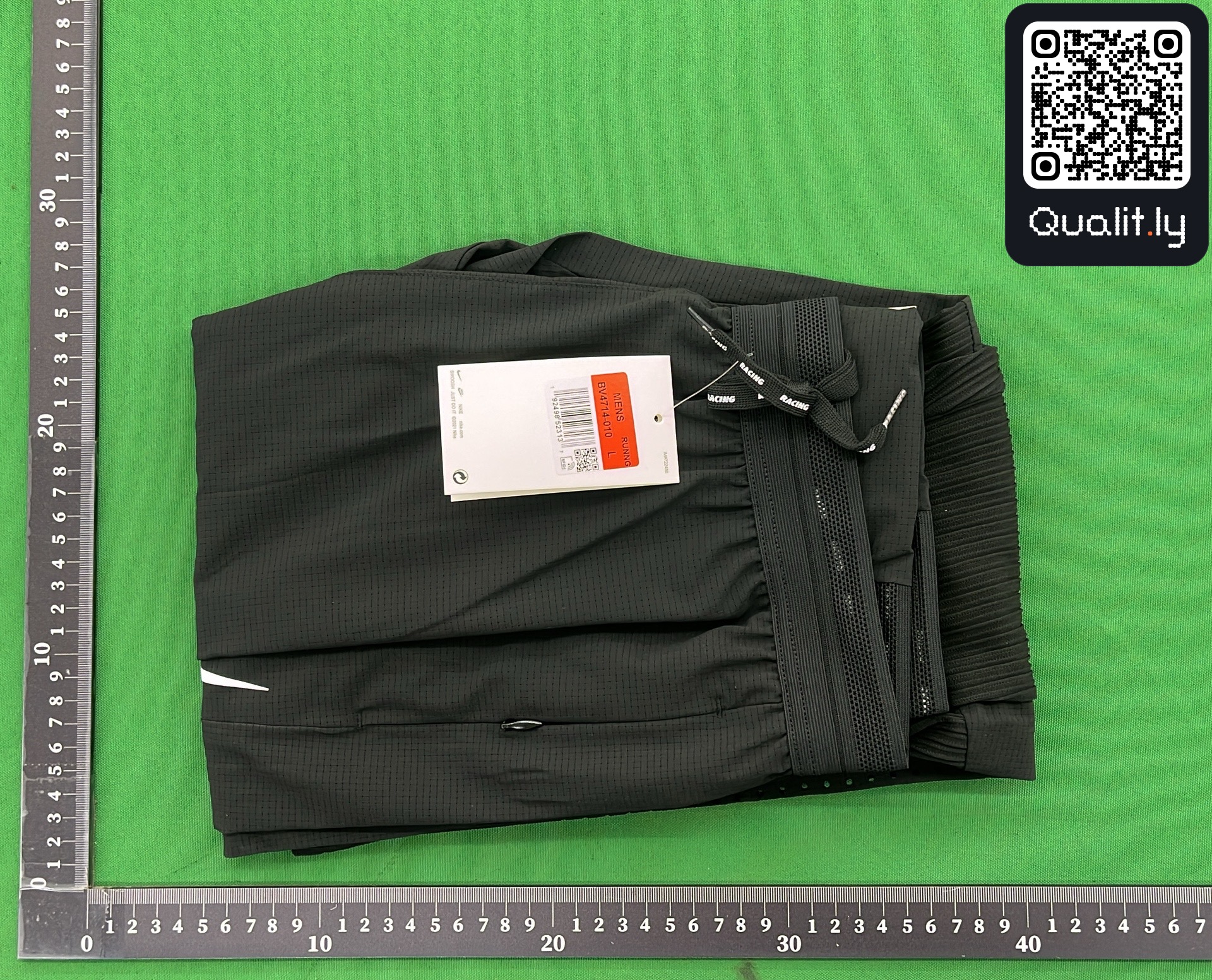 Pants QC photo 1 of 14