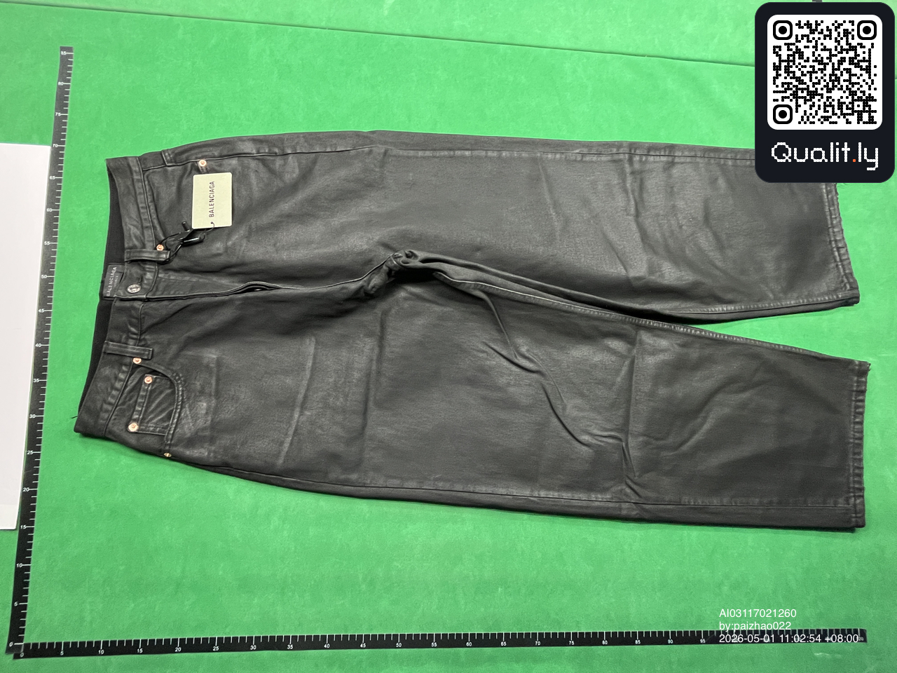 Pants QC photo 3 of 42