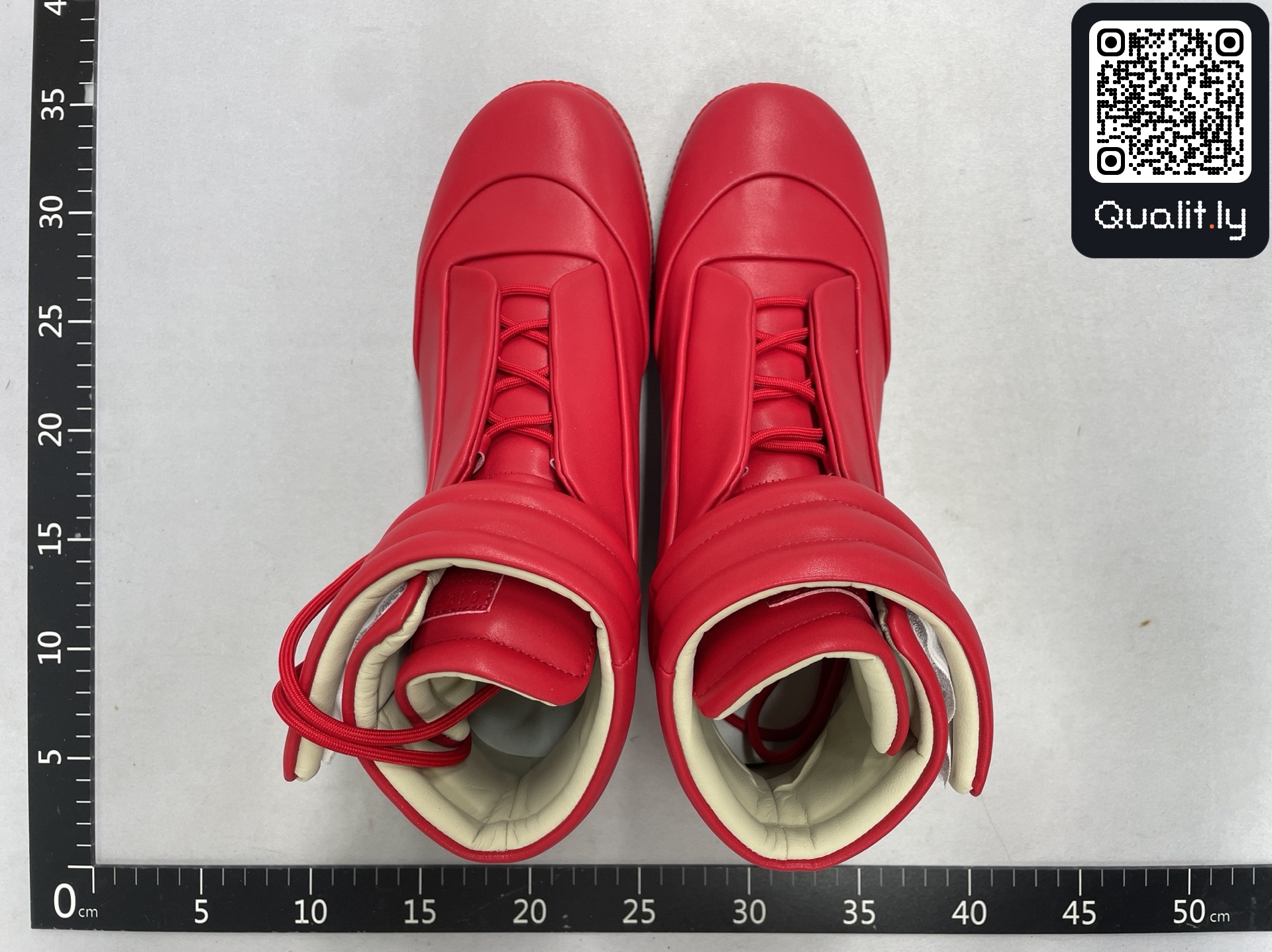 Sneakers — foto QC 2 di 22