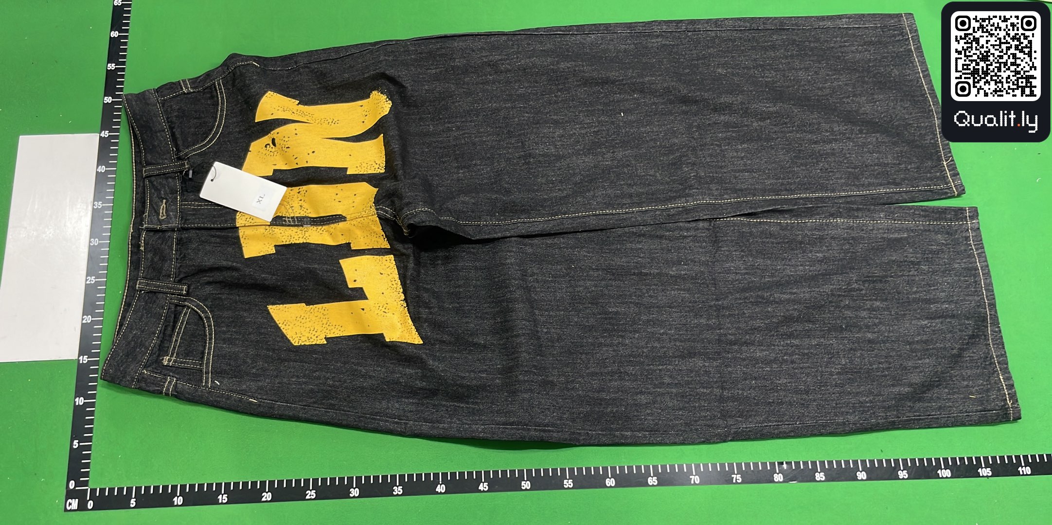 Jeans — QC-foto 2 av 4