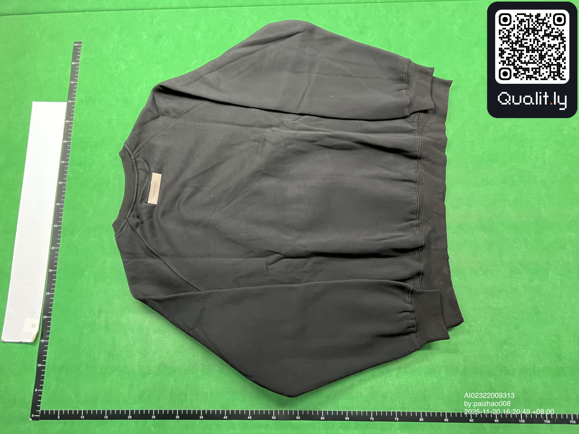 Sweatshirt QC photo 2 of 30