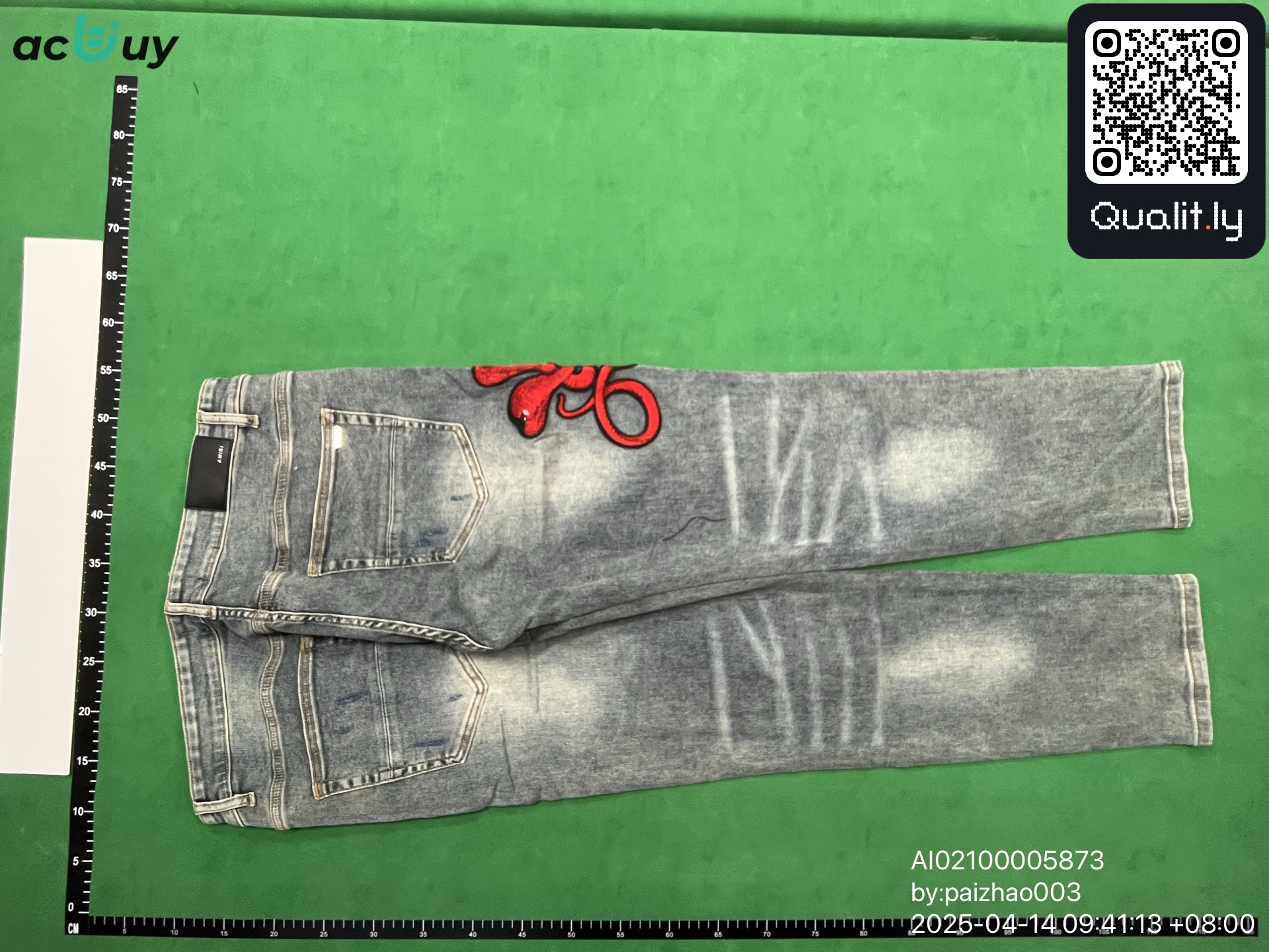 Foto QC 2 di 8