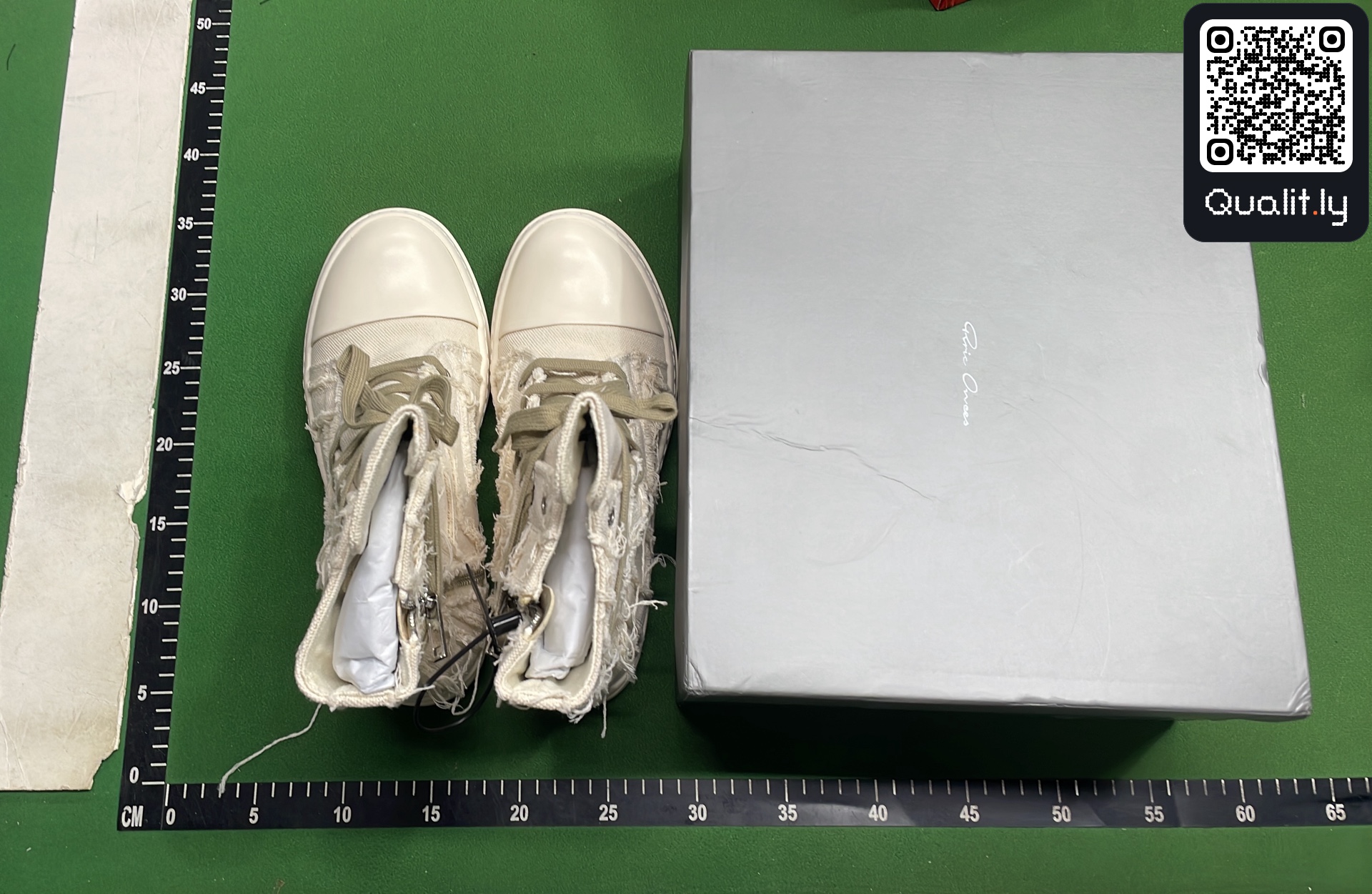 Sneakers QC photo 1 of 16